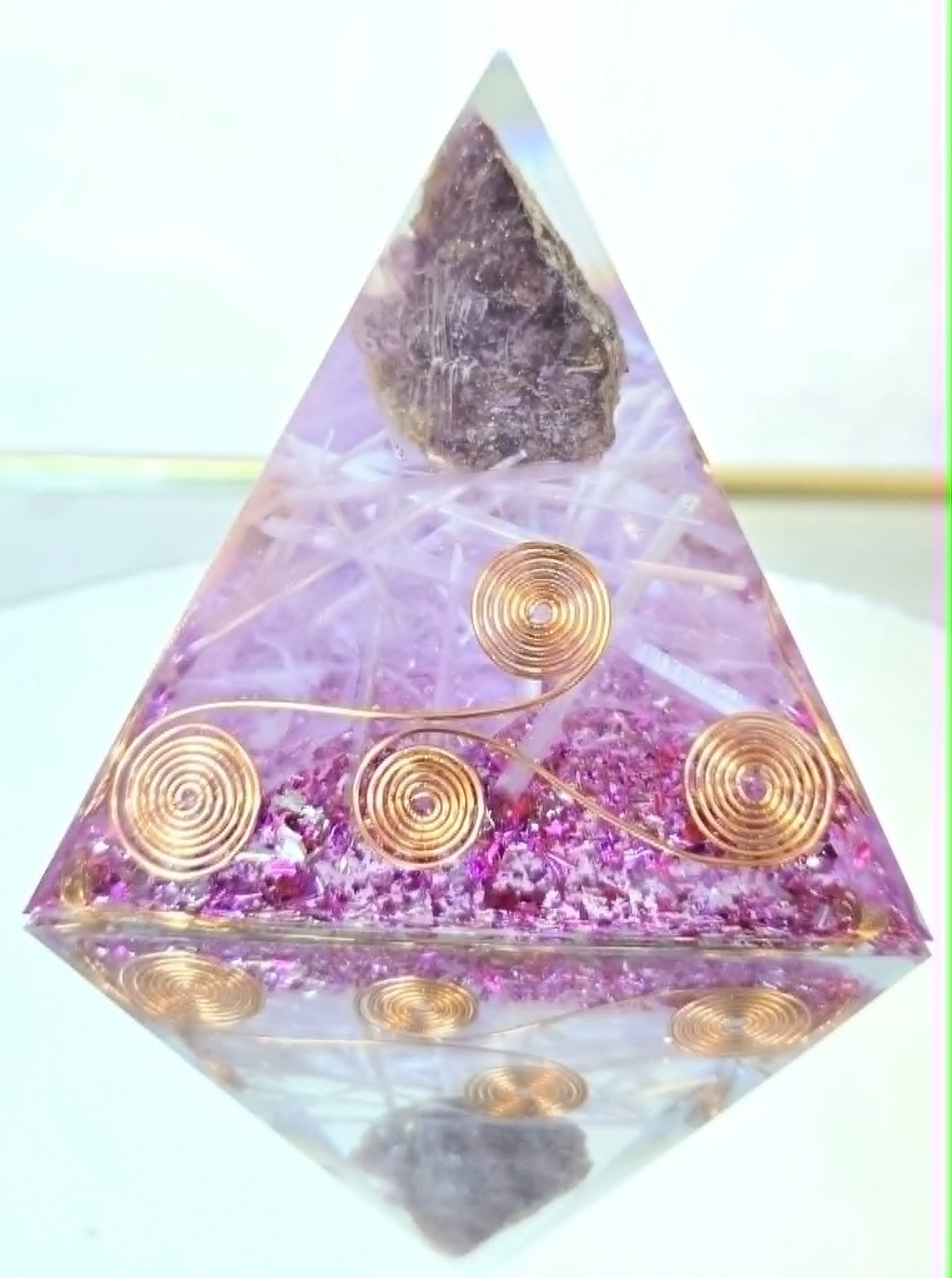 Mica sur un champ de Selenite.jpg