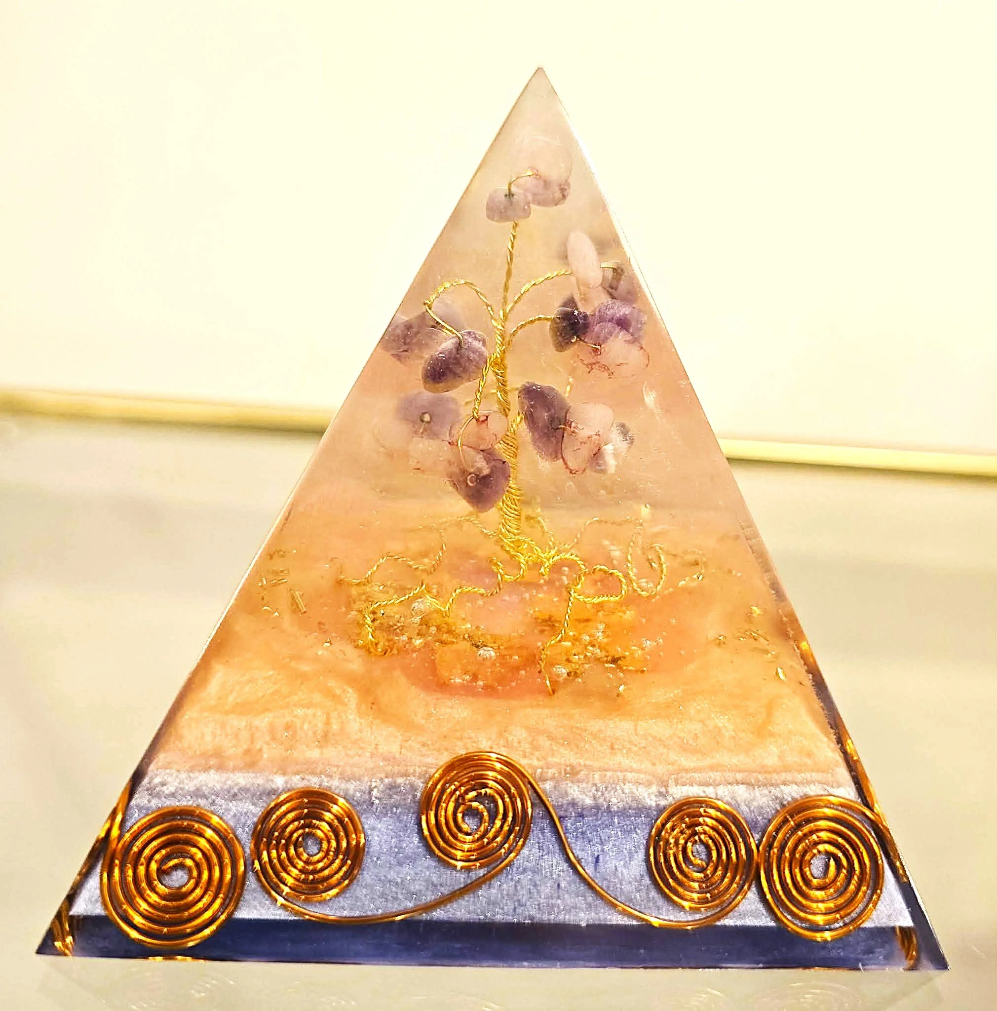 PYRAMIDE-ORGONITE-ARBRE-DE-VIE-AMETHYSTE-ET-QUARTZ-ROSE-2-CREATION-COCO-FAZETTE.jpg