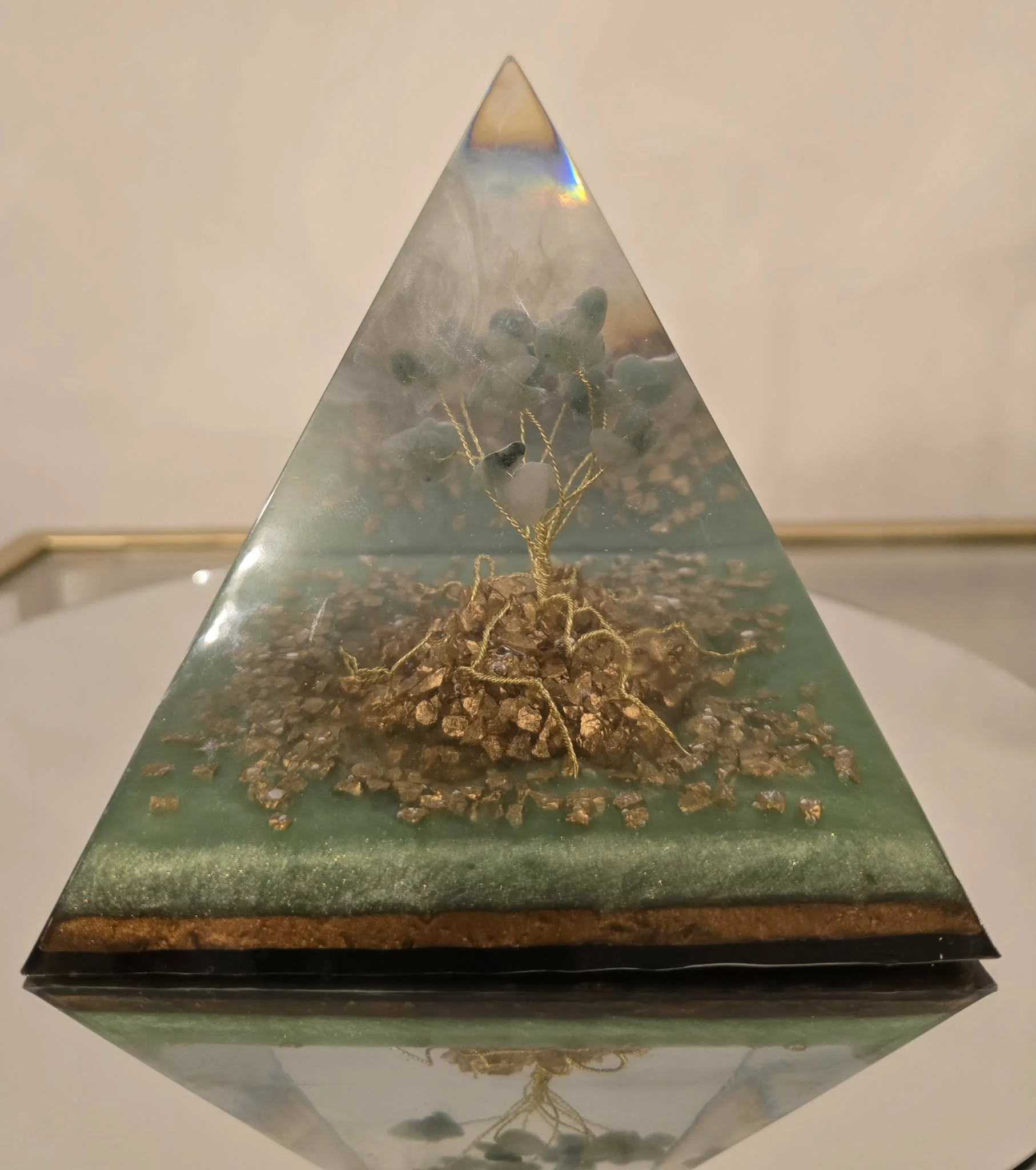 Pyramide Orgonite arbre de vie Aventurine
