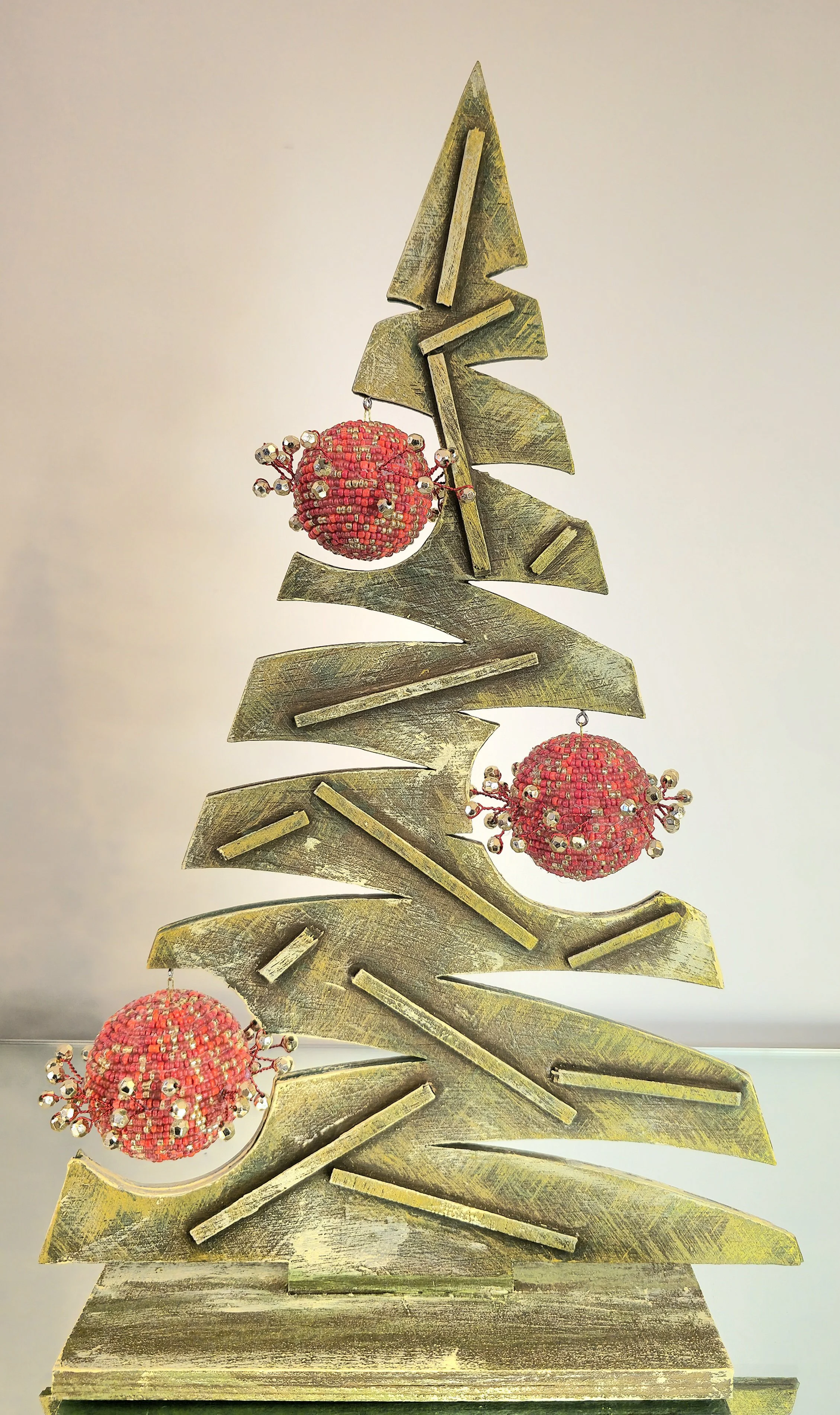 Sapin en Bois à Relief à 3 Boules Pierre