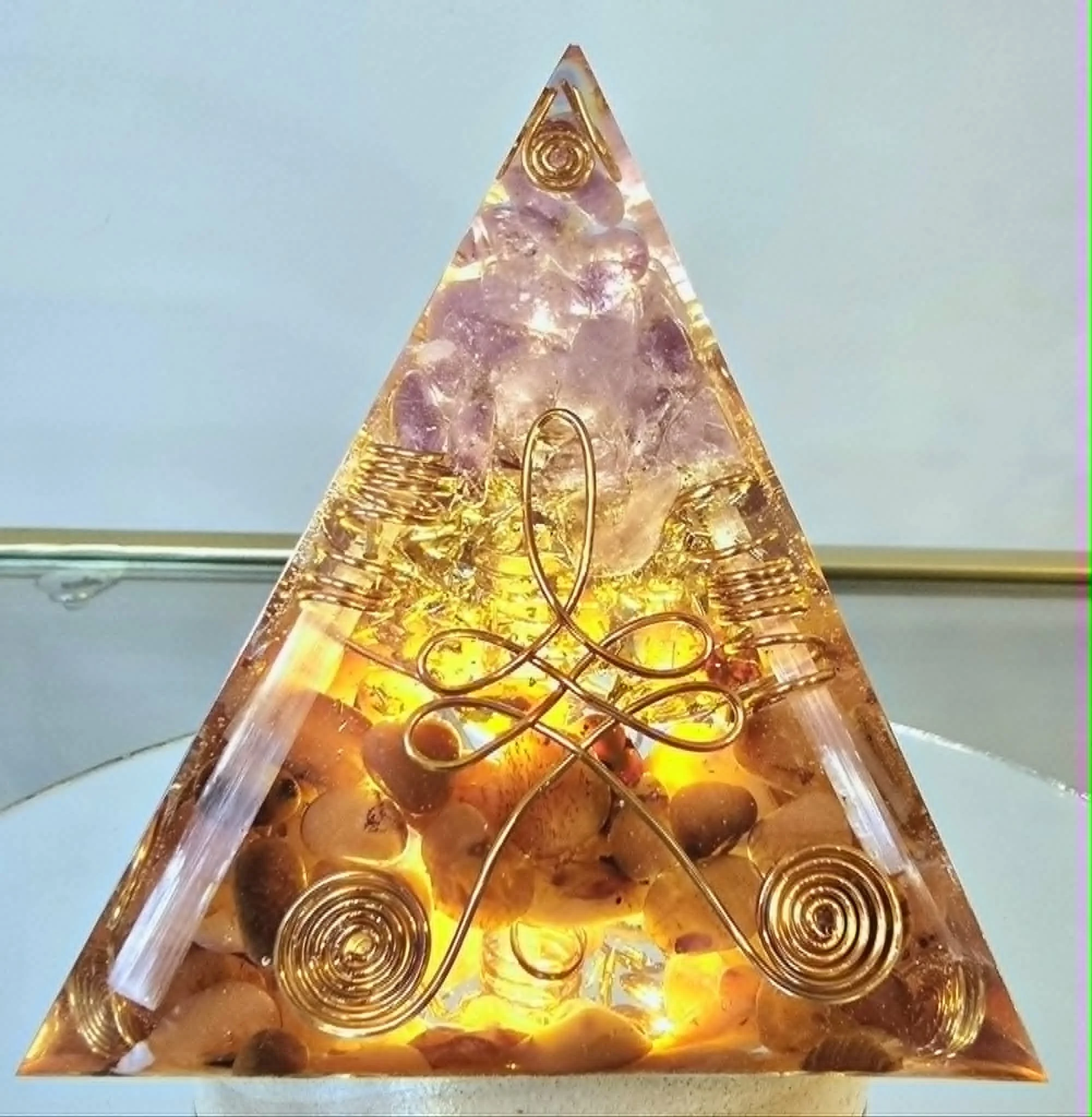 Cornaline et selenite couronne de Amethyste.jpg