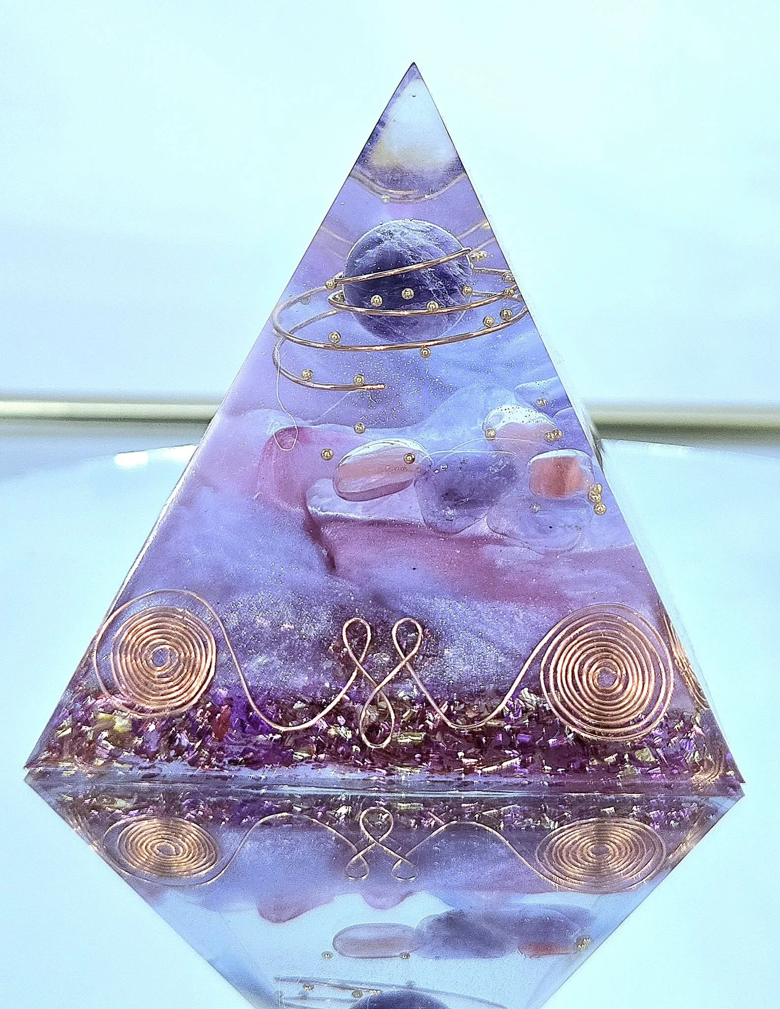 Pyramide Orgonite "Sanctuaire de Sérénité"