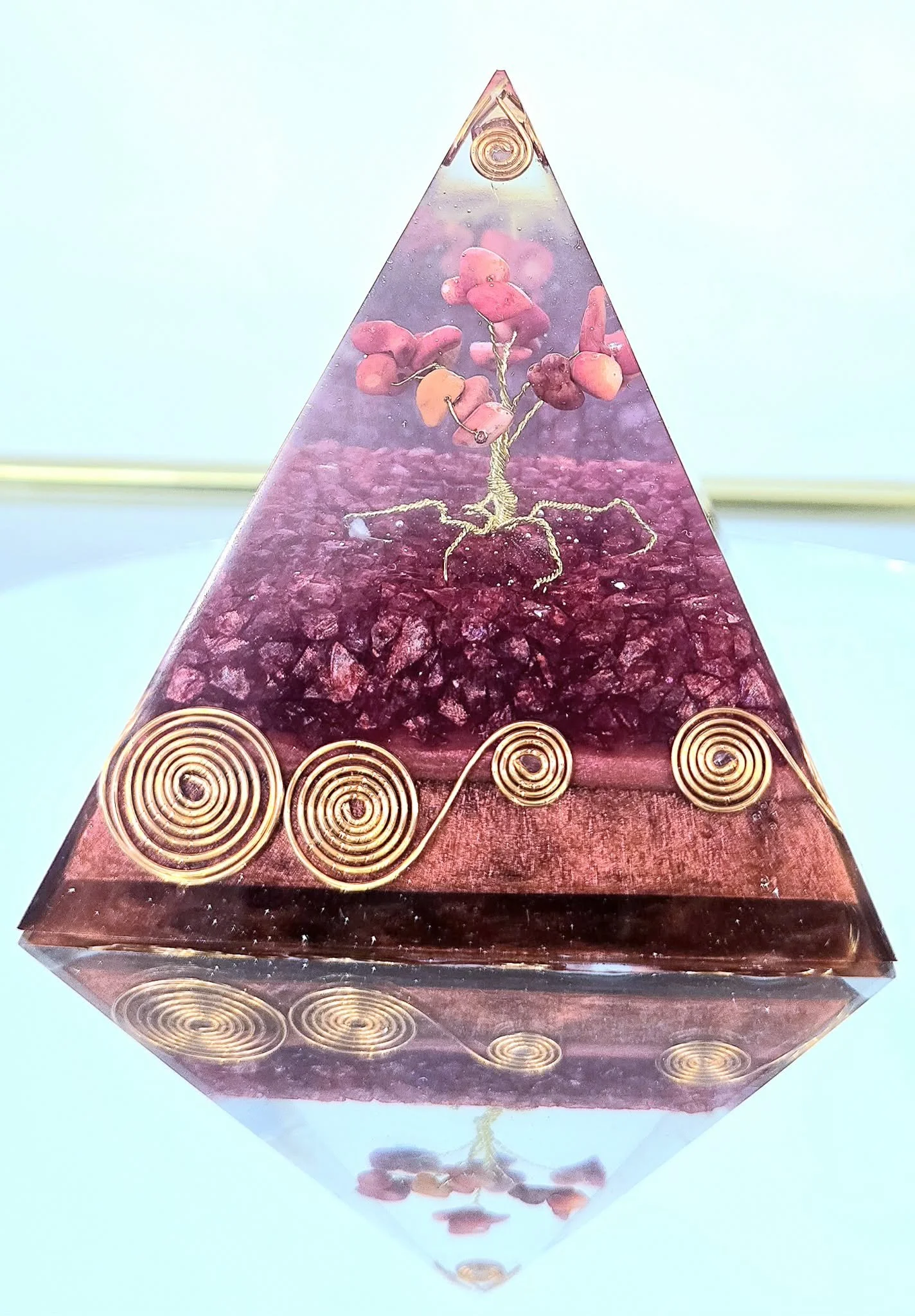 PYRAMIDE-ORGONITE-ARBRE-DE-VIE-EN-CORAIL-ROUGE-CREATION-COCO-FAZETTE.jpg