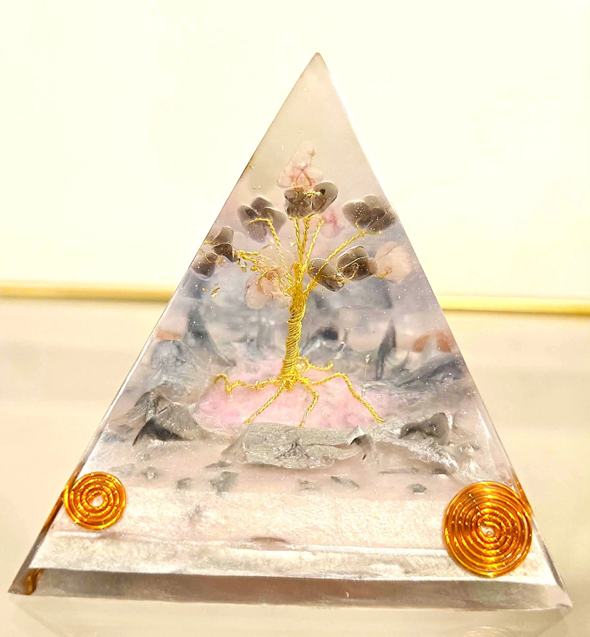 PYRAMIDE-ORGONITE-ARBRE-DE-VIE-QUARTZ-FUME-ET-QUARTZ-ROSE-2-CREATION-COCO-FAZETTE.jpg