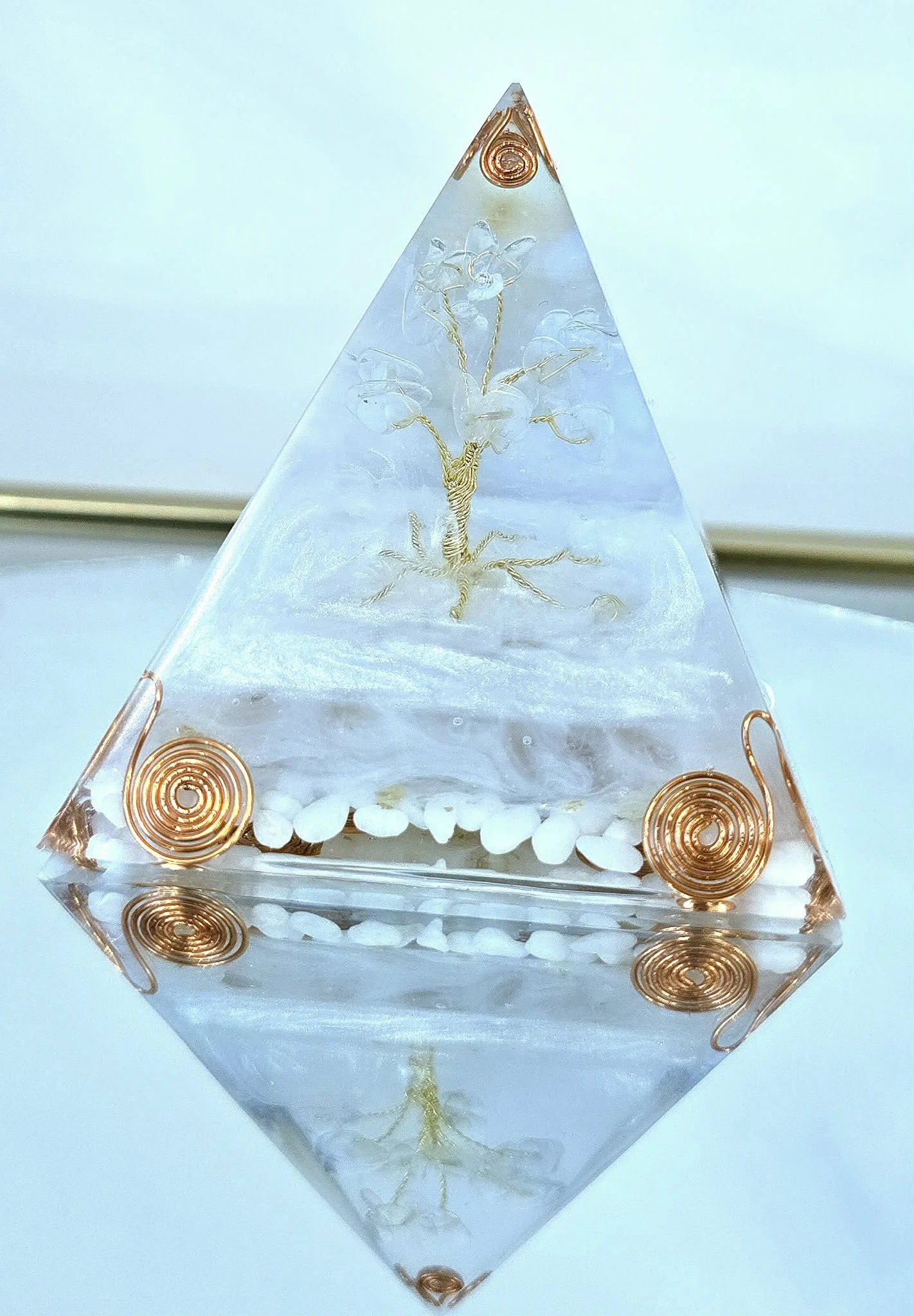 PYRAMIDE-ORGONITE-ARBRE-DE-VIE-D-OPALE-CREATION-COCO-FAZETTE.jpg