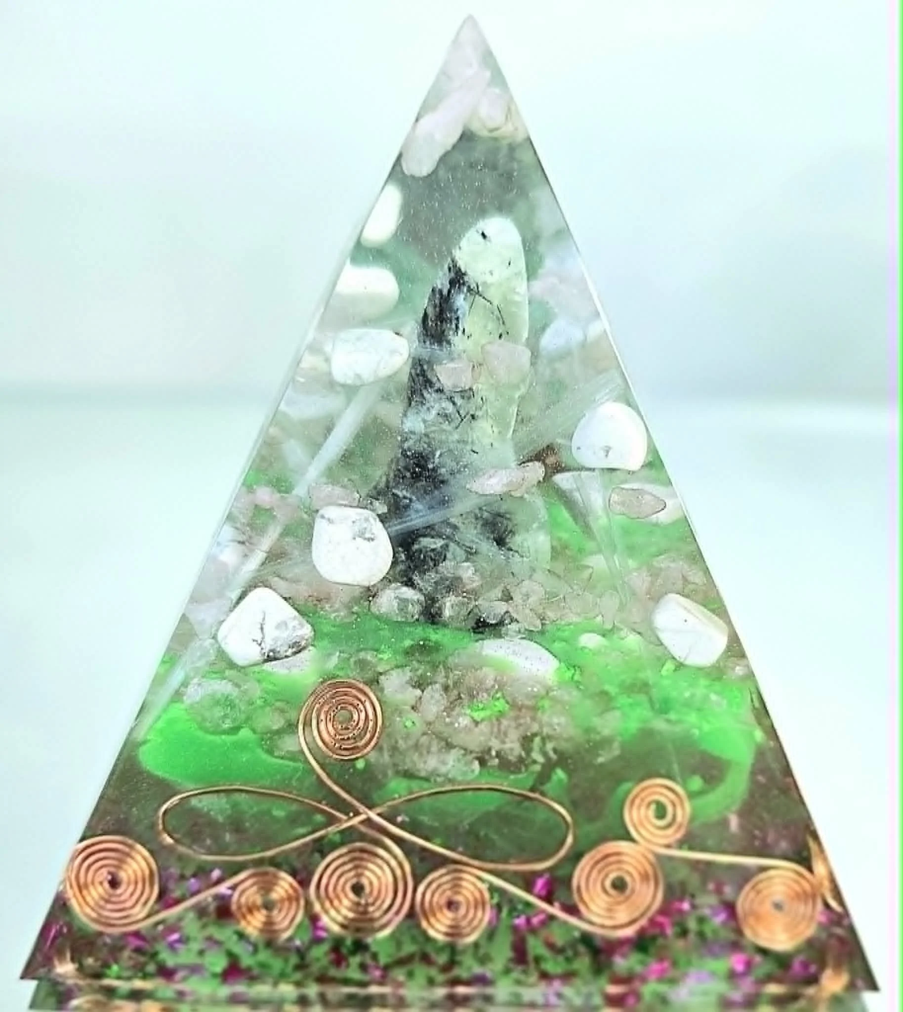 Pyramide Énergétique Préhnite & Howlite