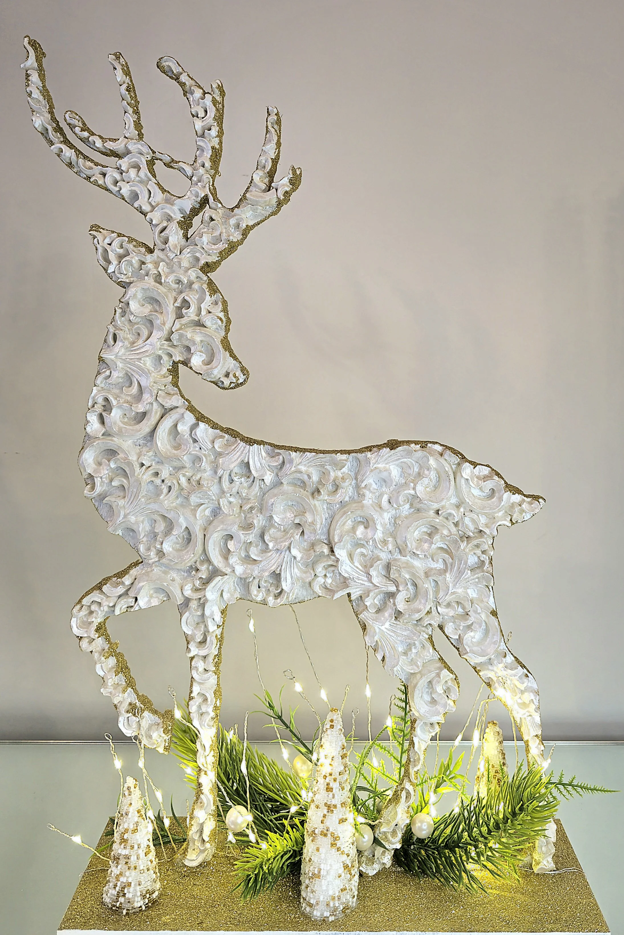 Grand Cerf Décoratif Reine