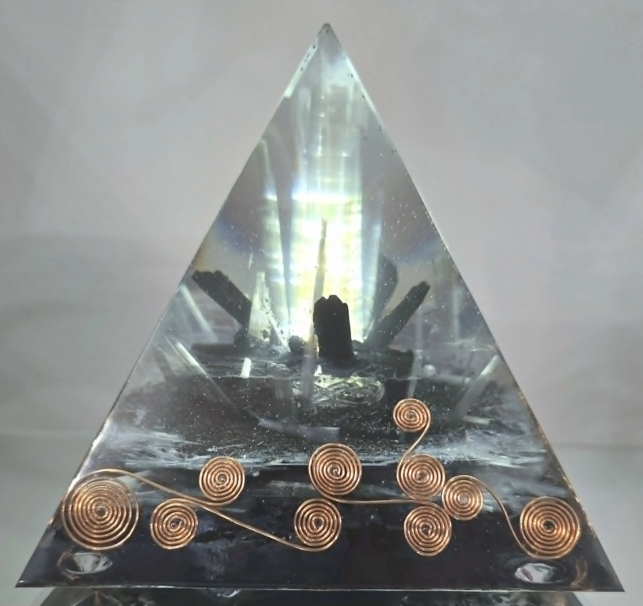 Tour Sélénite et Tourmaline par COCO Fazette.jpg