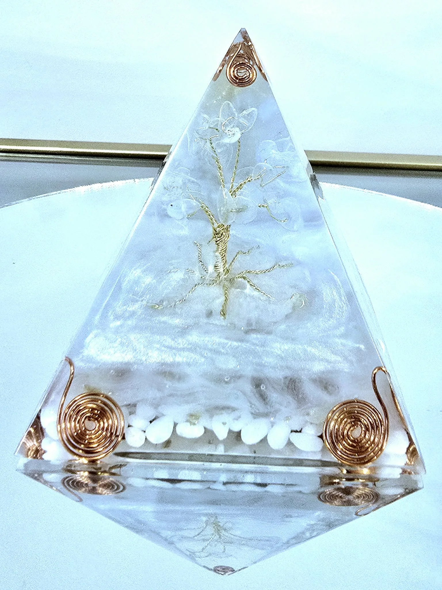 Pyramide Orgonite Arbre de Vie Opale