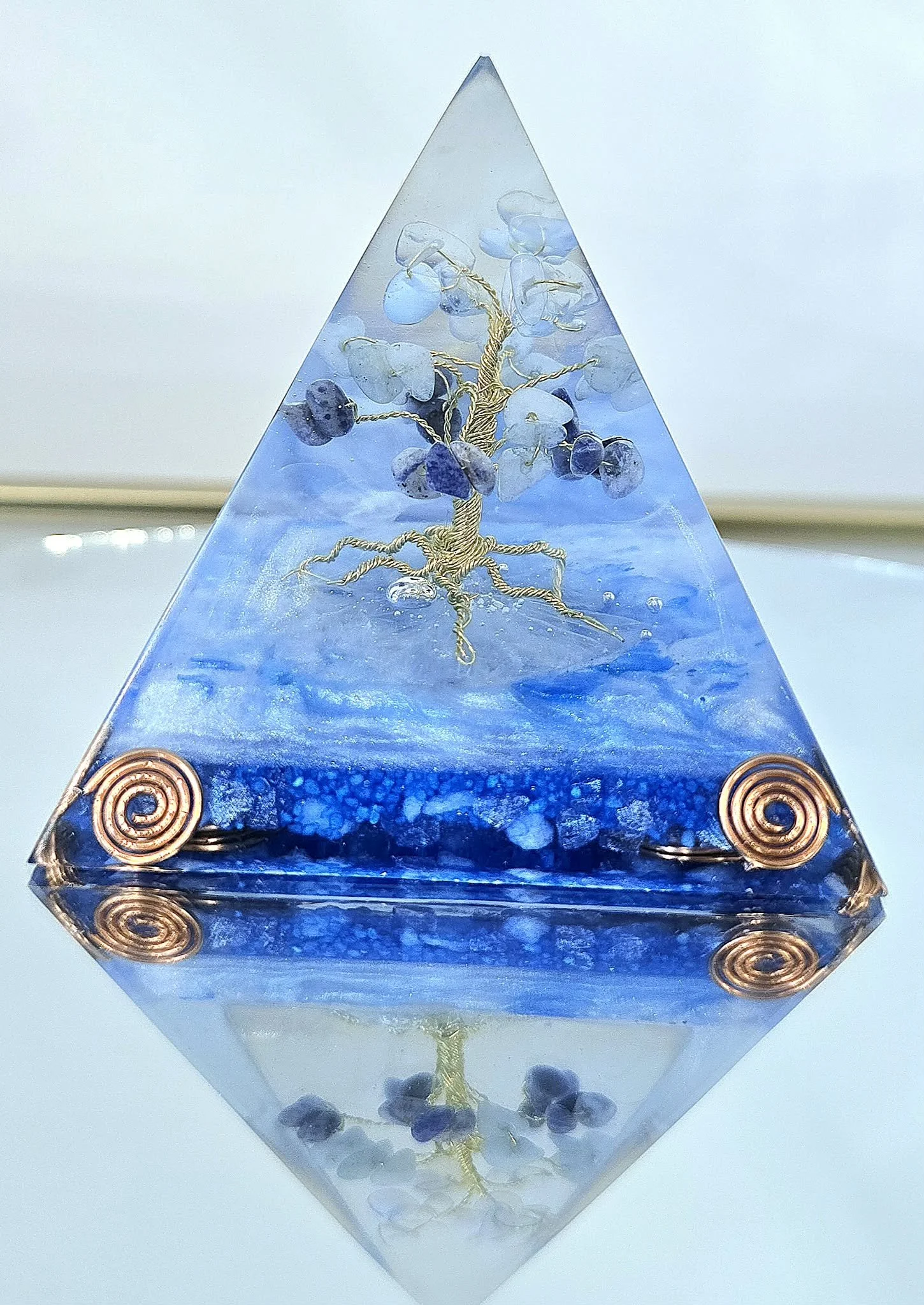 Pyramide Orgonite '"Le Générateur"