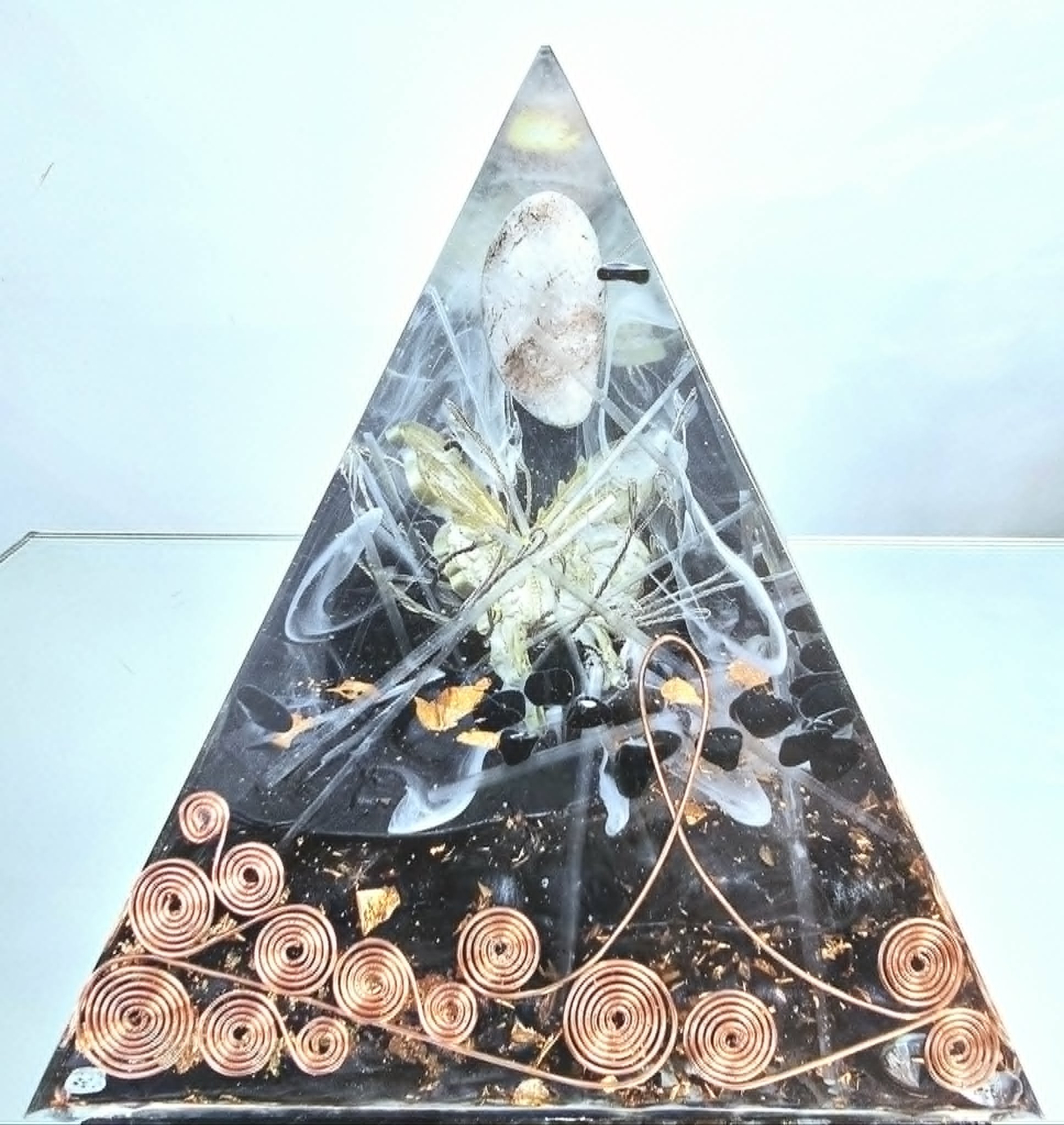 Quartz Rutile Doré, obsidienne et sélénite illuminé par COCO Fazette.jpg