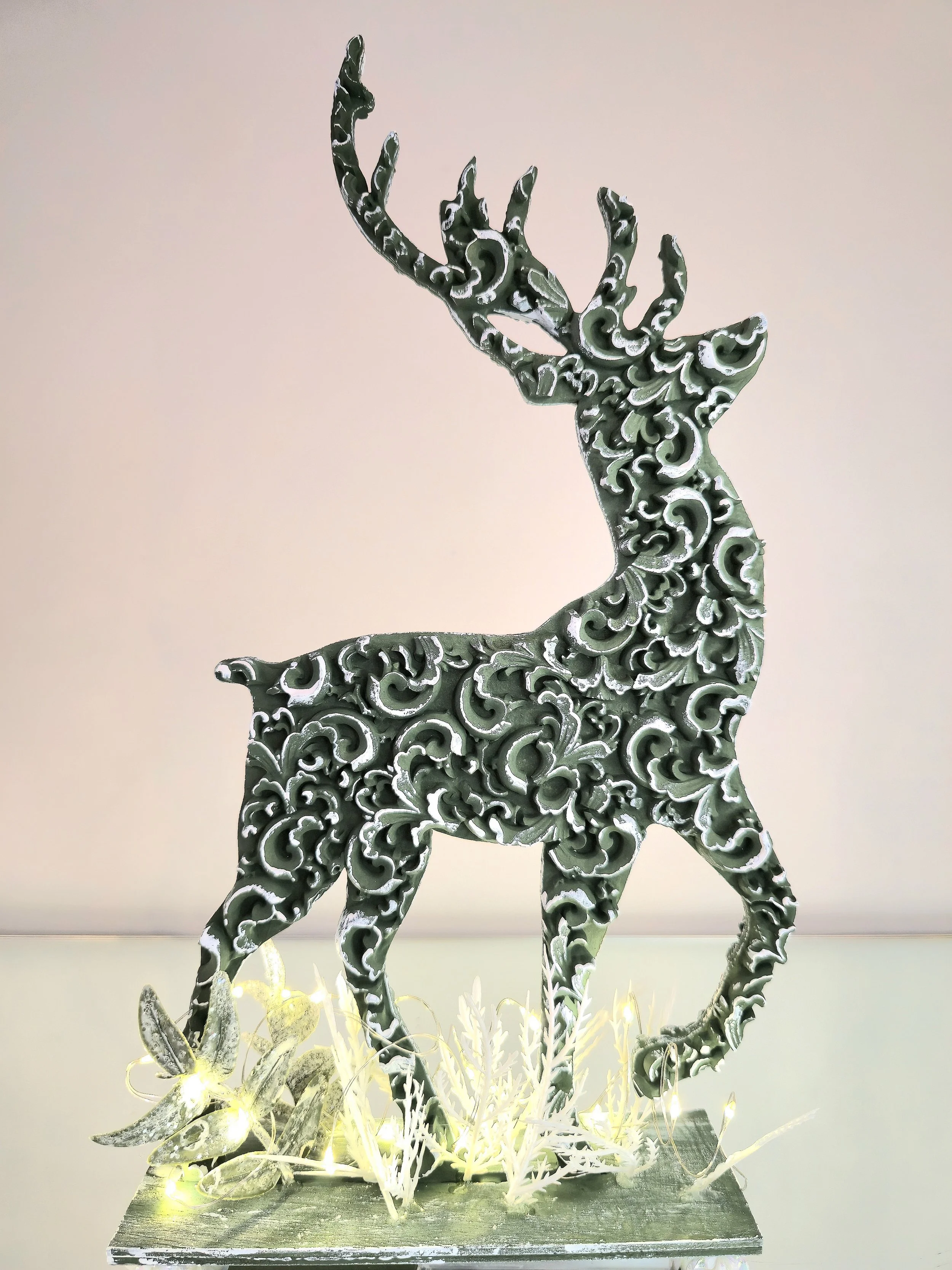 Cerf Décoratif Champs