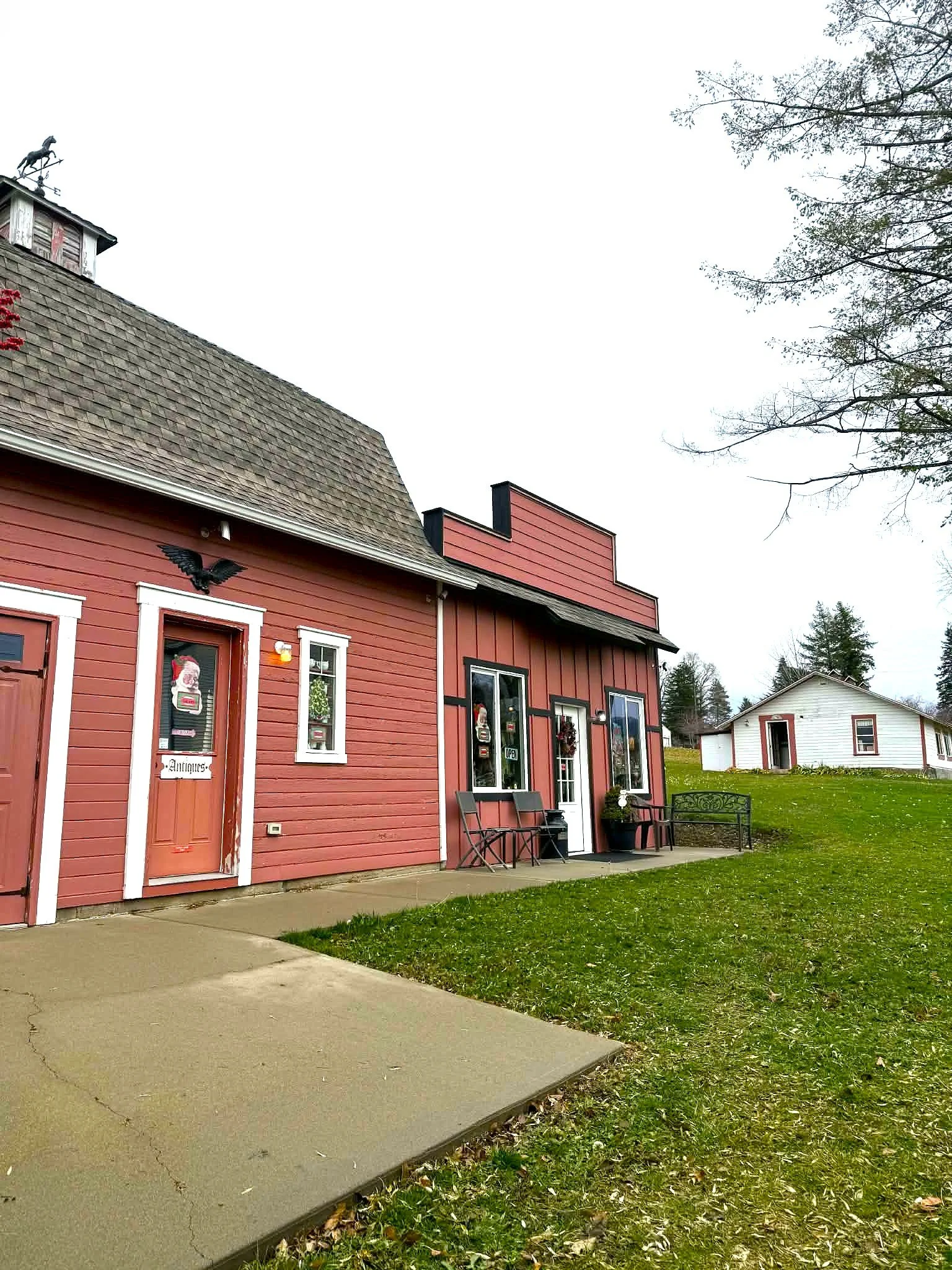 Antiques, Collectibles &amp; Road-Trip Vibes: Discover Red Barn in Latah