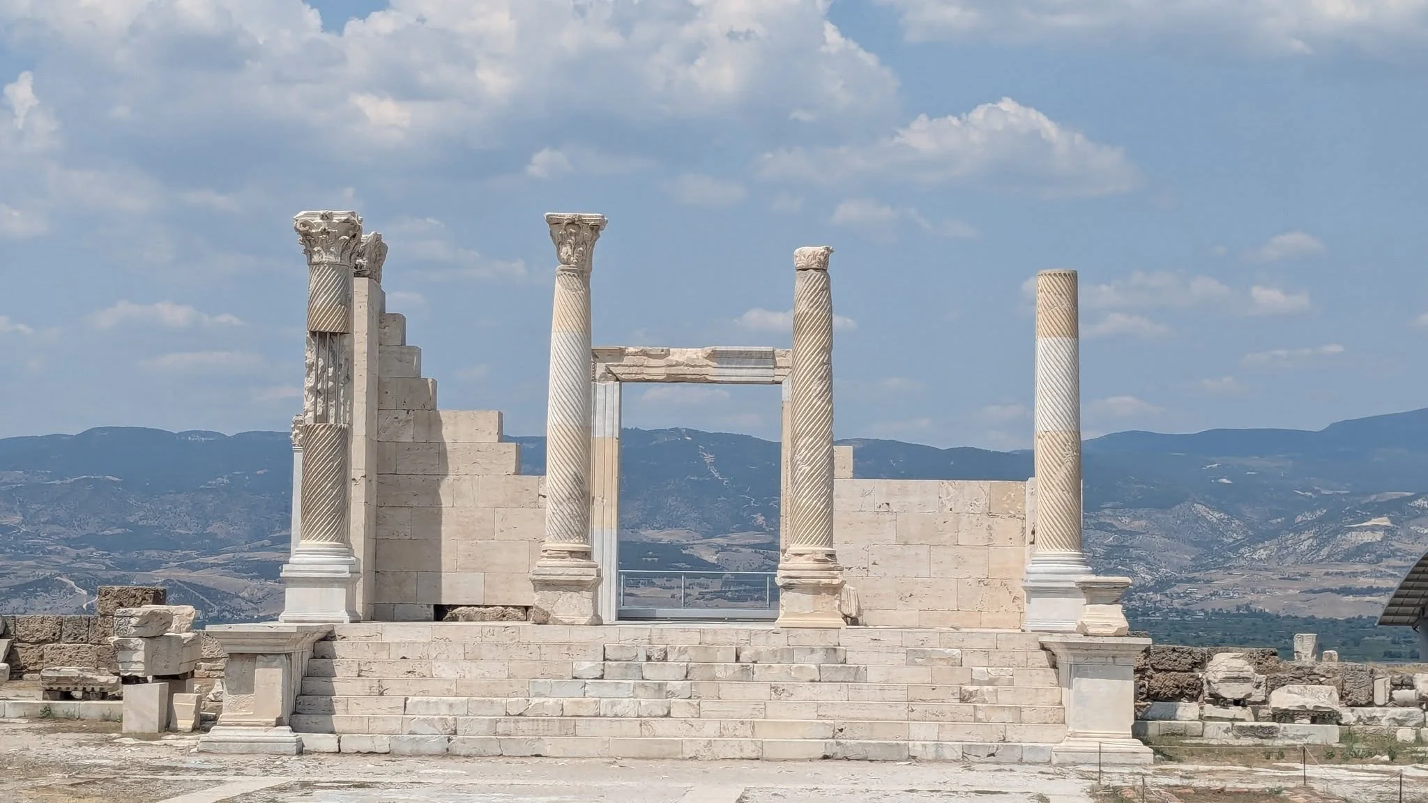 Laodicea Temple 2.jpg
