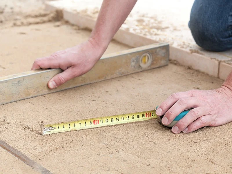 HOW TO LAY GARDEN PAVERS