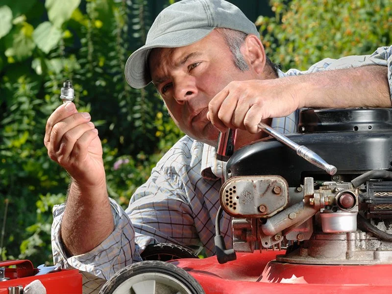 HOW TO SERVICE A LAWN MOWER