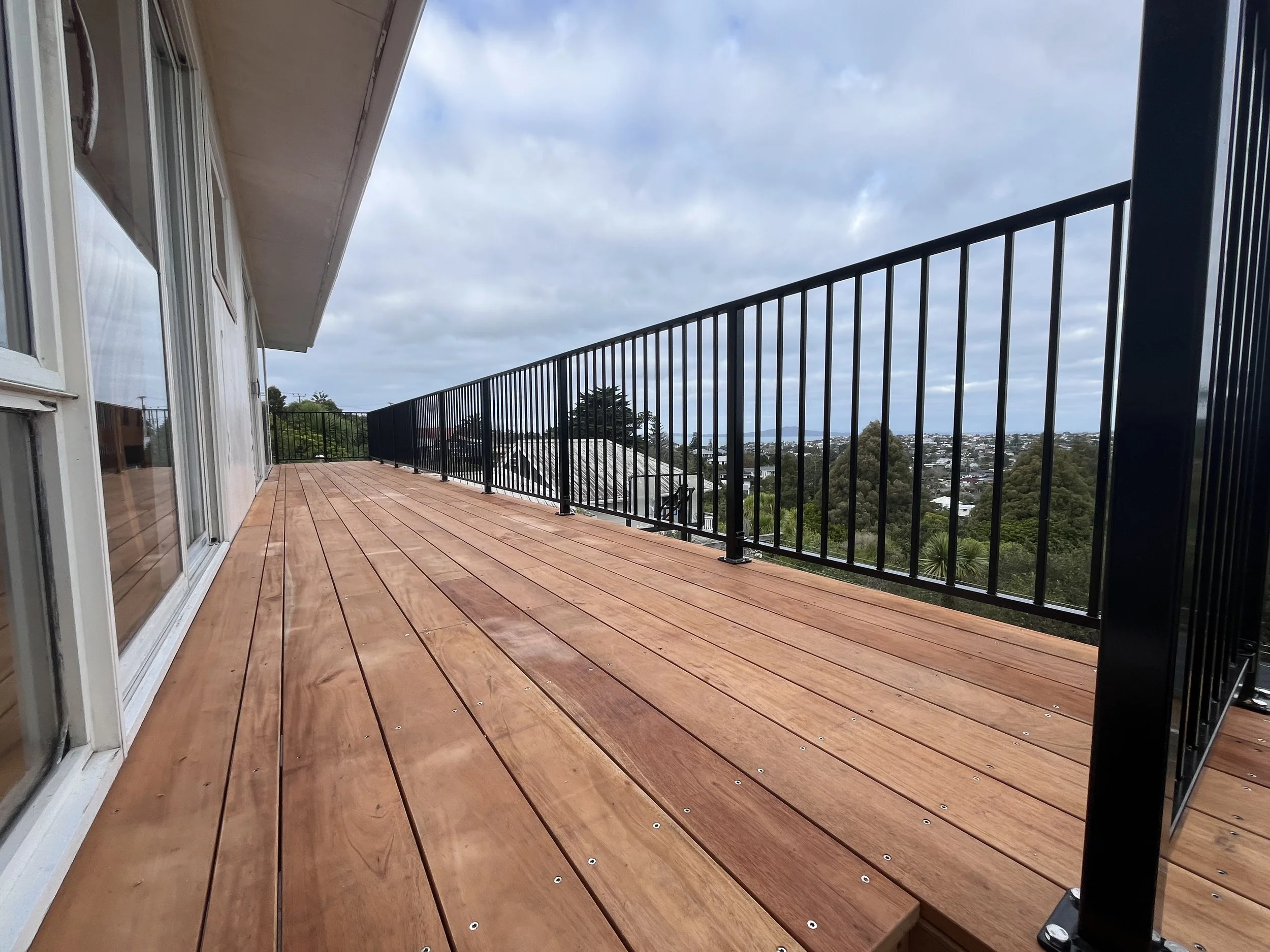 Mahogany Deck - Northcross, Auckland