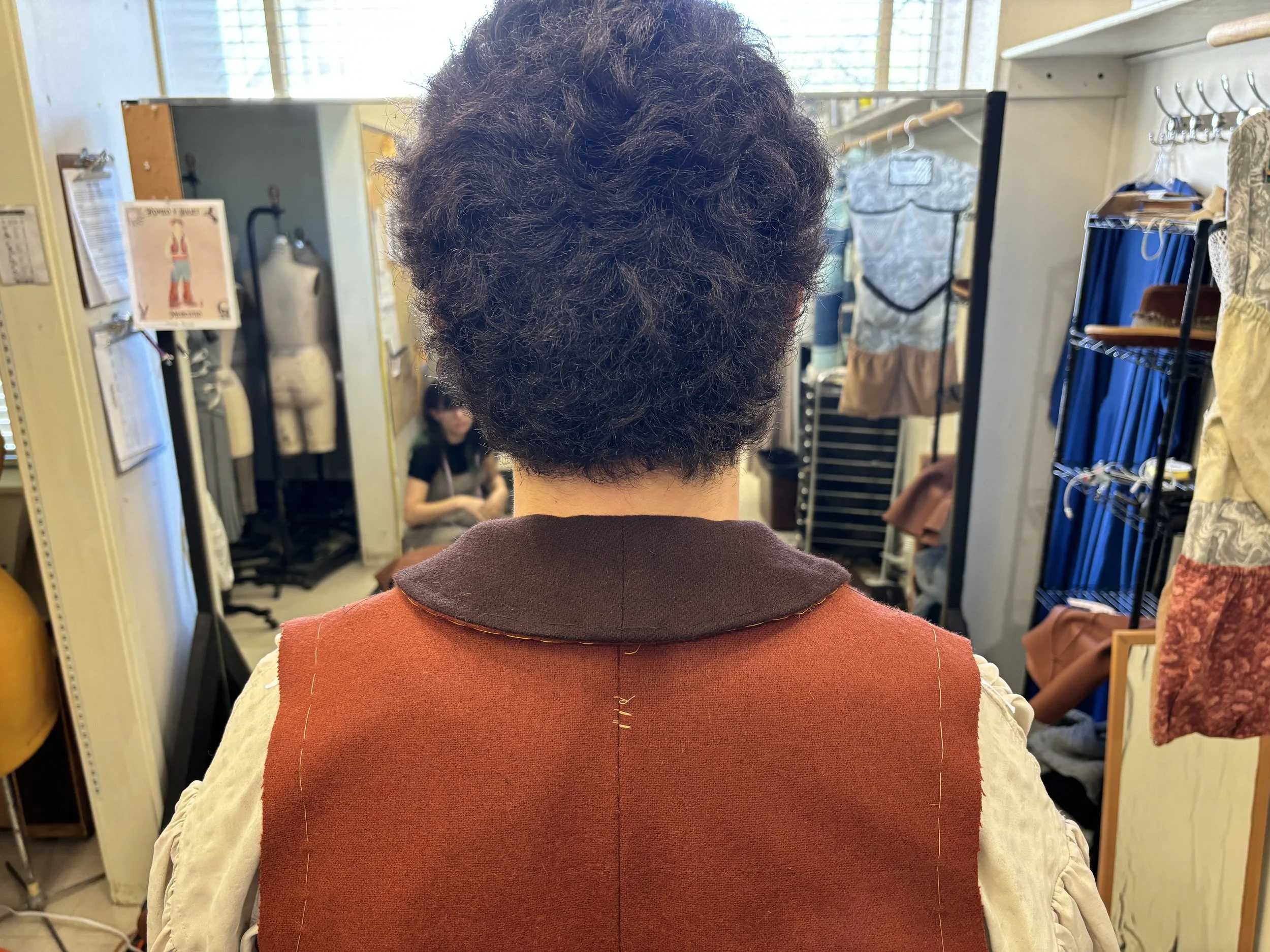 Close-up of vest collar for fit diagnostics