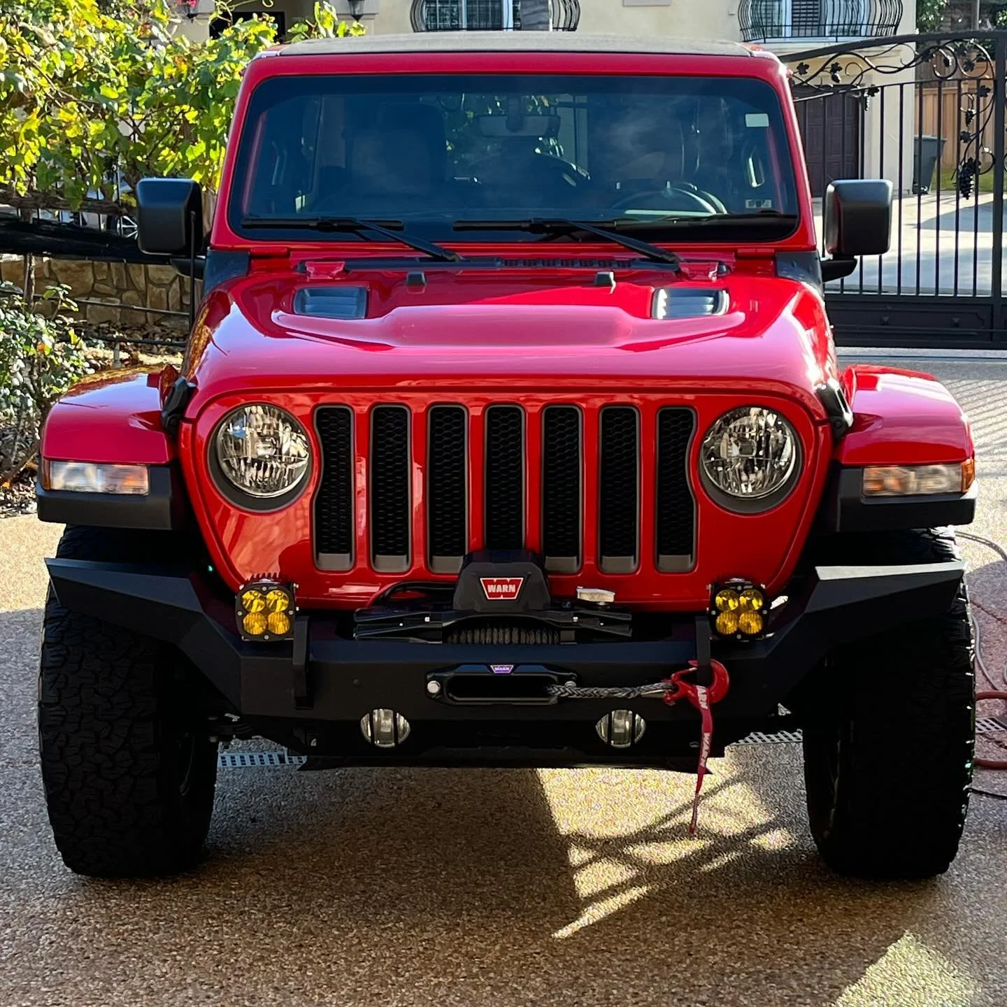 Ruby Red Rubicon is looking beautiful after a bath! 🚘