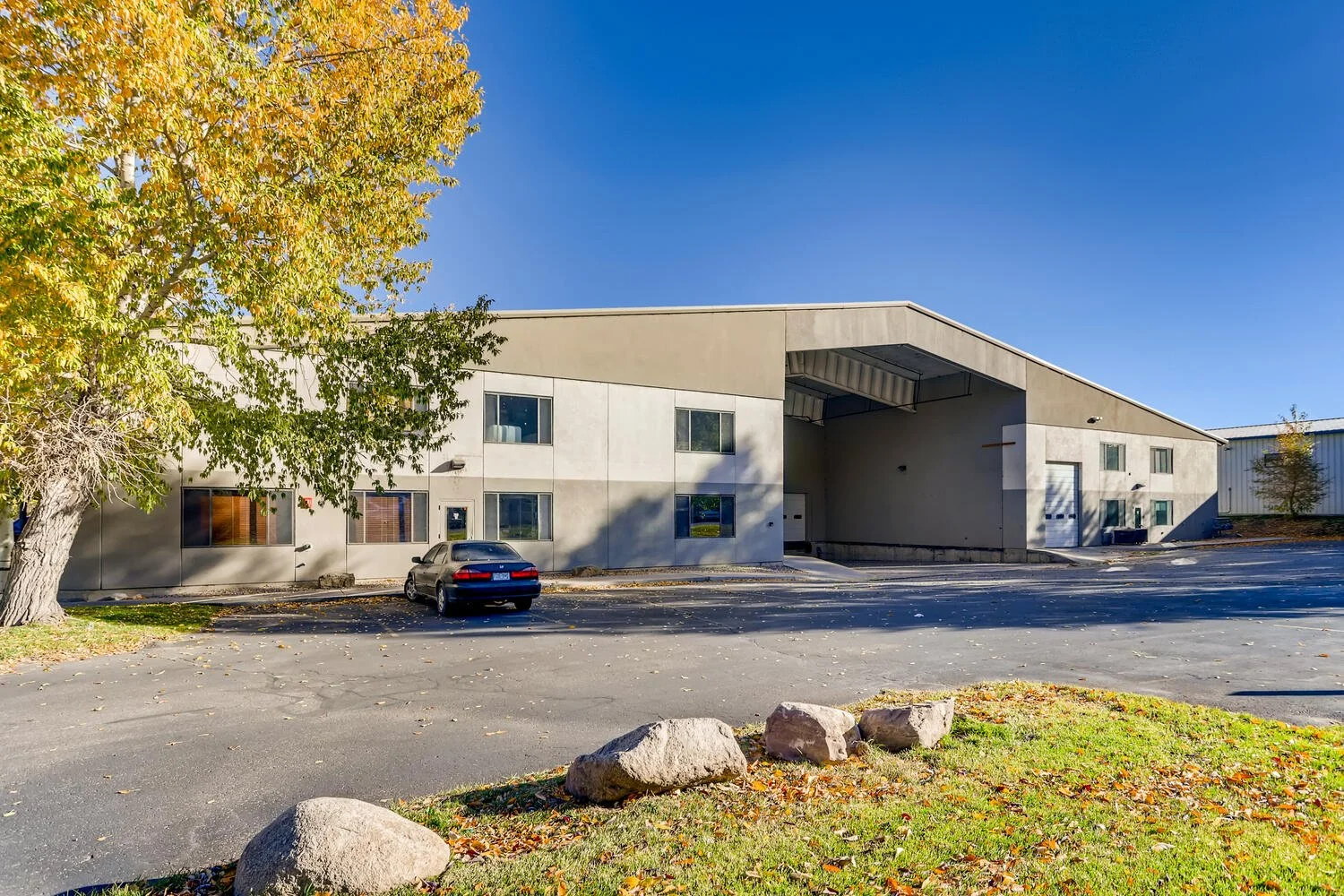 760 Lindbergh Dr Gypsum CO-large-021-025-Warehouse Exterior-1500x1000-72dpi.jpg