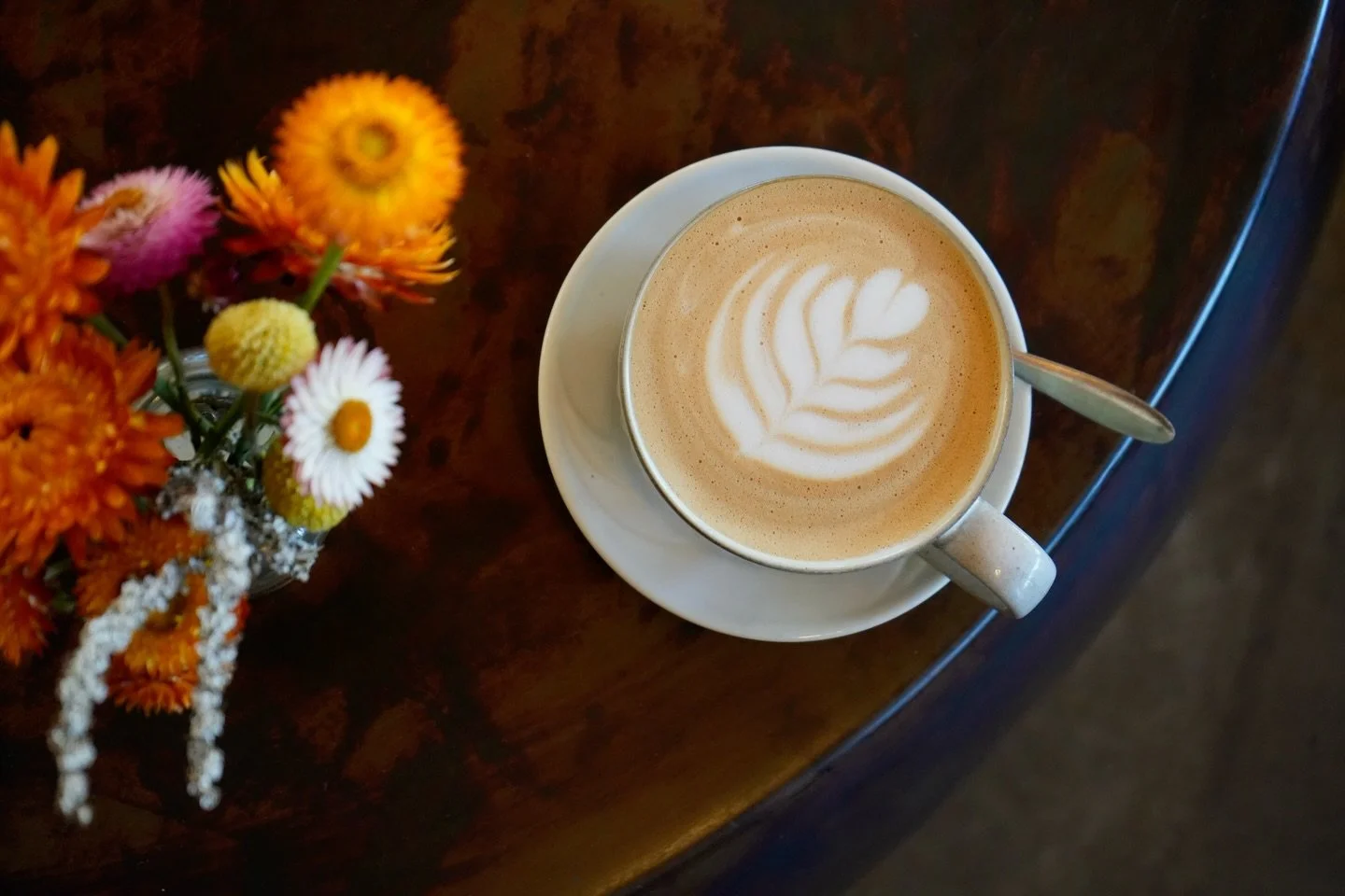 Sip, smile &amp; start the week right ~ 🌞

We will be waiting for you with a perfect cappuccino! ☕️
.
.
.
#MargaretRiverBrunch #MargsBrunch #MargaretRiverCafes #BestBrunchMargs #BrunchSpotsMargaretRiver MargaretRiverEats SouthWestBrunch