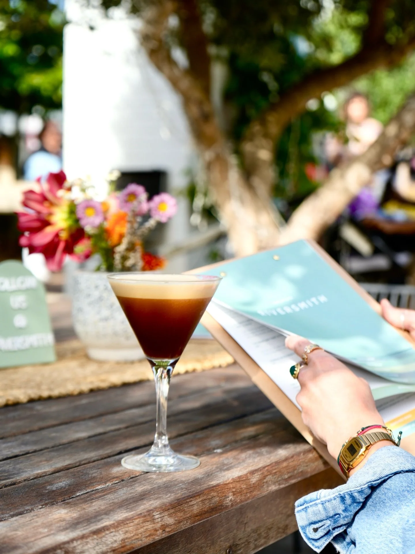 Where coffee meets cocktail hour &mdash; done the Riversmith way! 🌞

From espresso martinis to our seasonal cocktail menu, all crafted with local Margaret River produce.

Join us for a sip (or two) 😉
.
.
.
#MargaretRiverBrunch #MargsBrunch #Margare