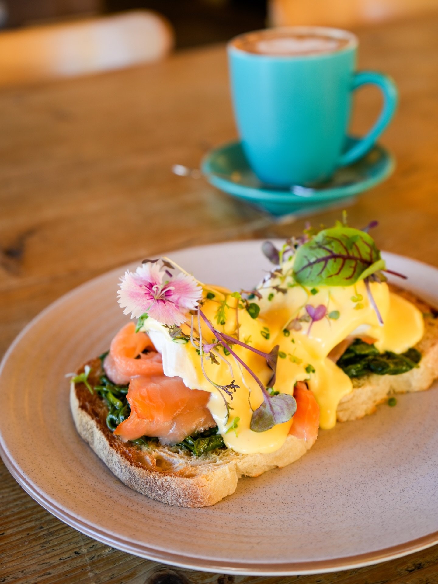 Cold days call for something a little slower&hellip;🌸

House-smoked salmon, perfectly poached eggs, hollandaise, and a warm coffee ~ everything you need to start the weekend.

Tomorrow @margaretriverartisanstore brings a selection of local brands in