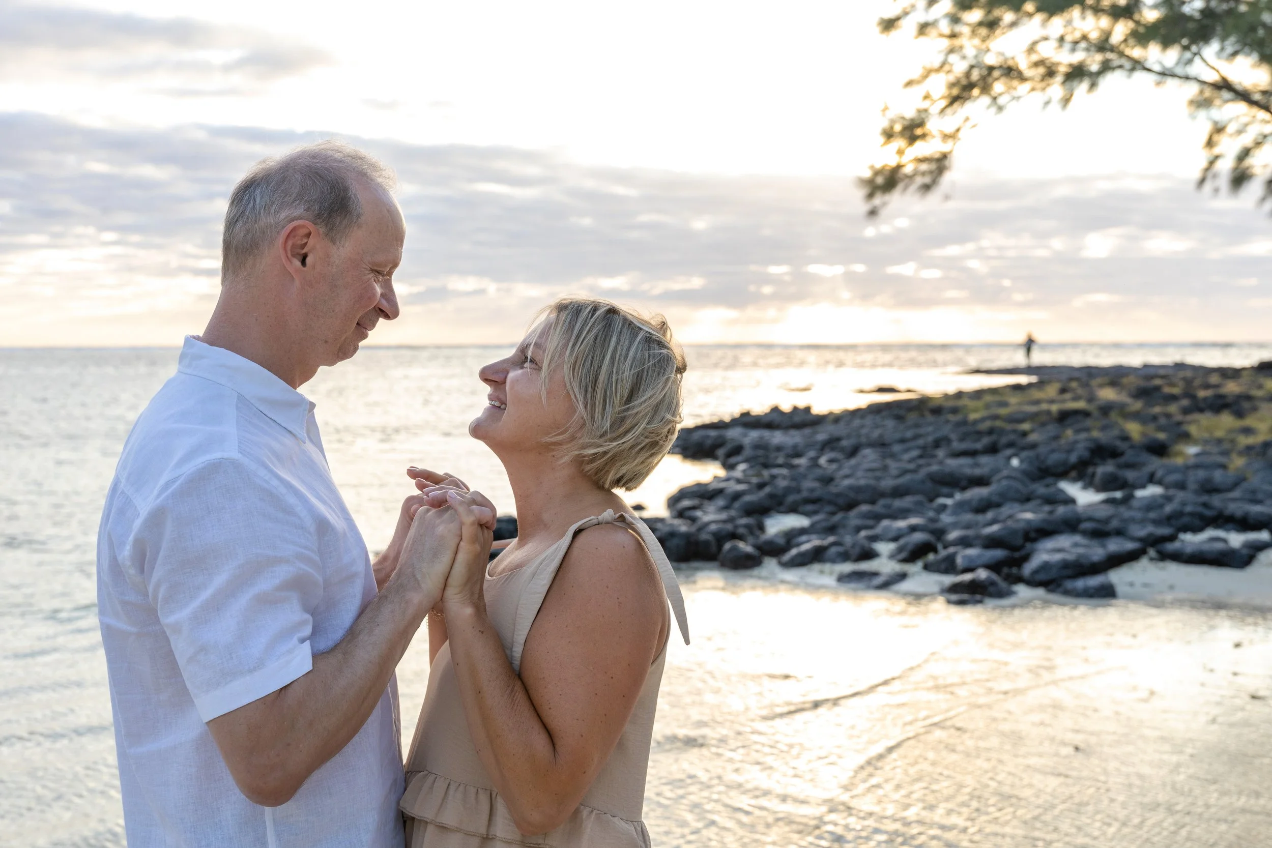 COUPLE L&W-10.jpg