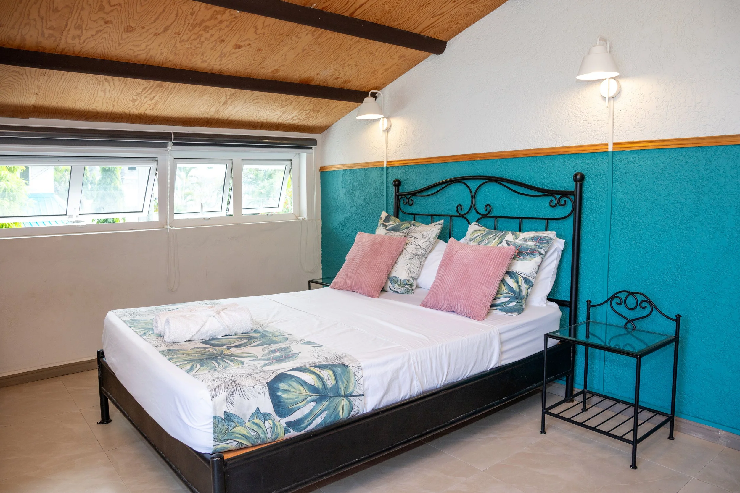 MERMAID COVE BLUE BAY-14.jpg
