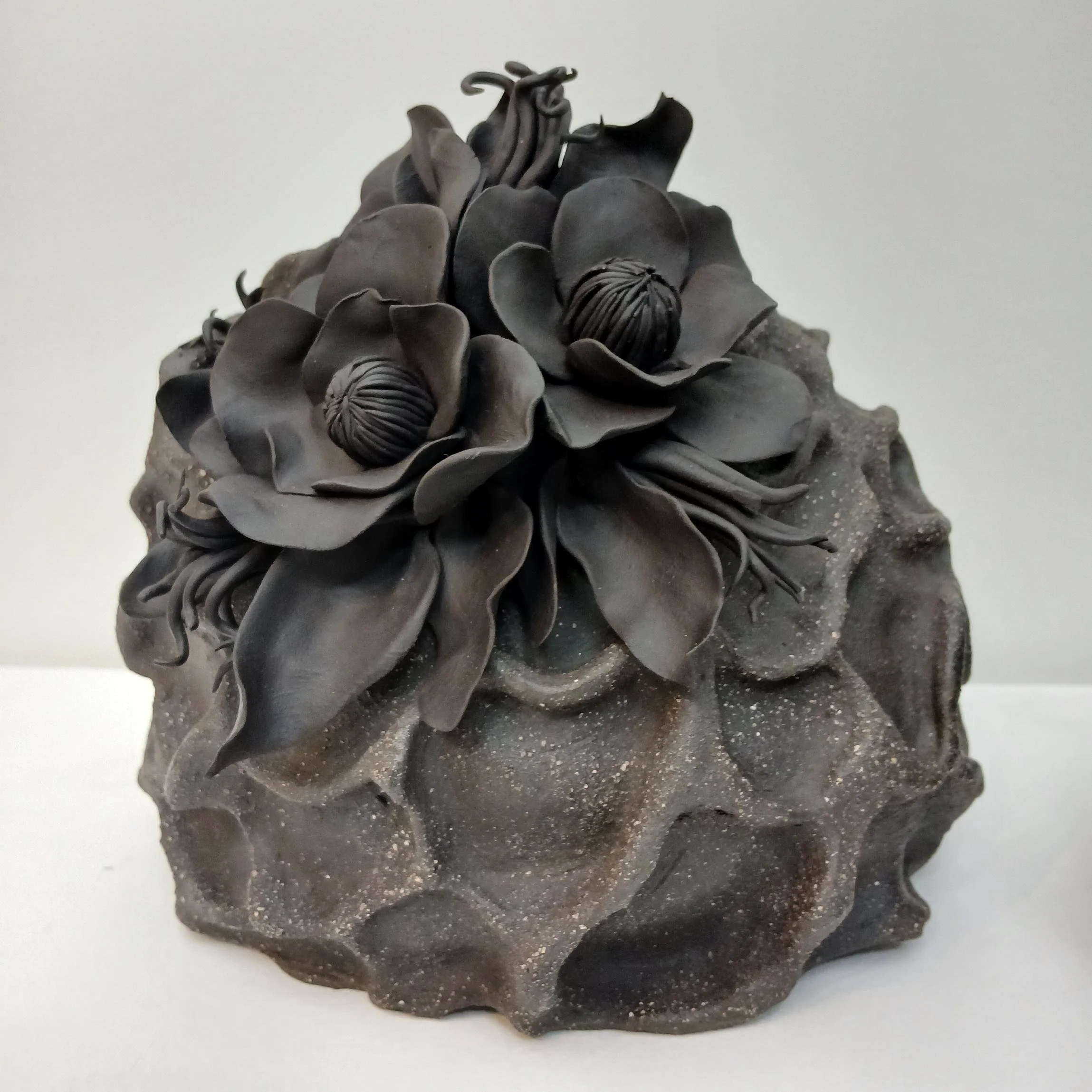 Lauren_Hotson_Ceramics_Flora_in_the_Cradle_of_Stone_no.1_13.jpg