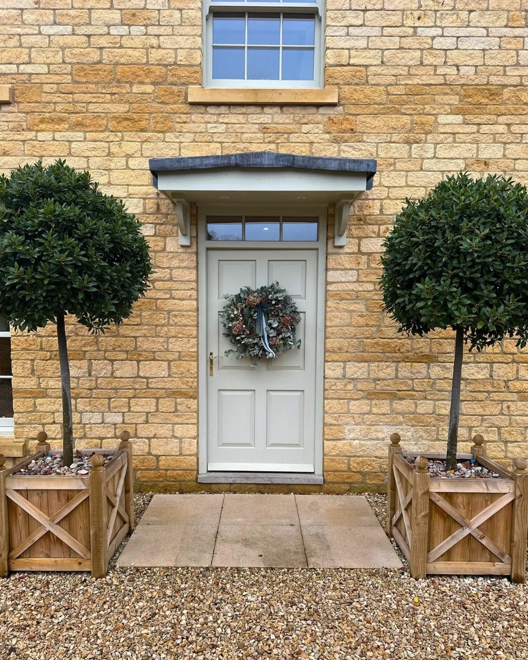 Do you wish you&rsquo;d booked an amazing house to stay in for this in-betweeny bit between Christmas and New Year? ✨
No schedules, no rushing - just good food, long walks, late nights by the fire and space to truly relax together.

Willowbrook is ma