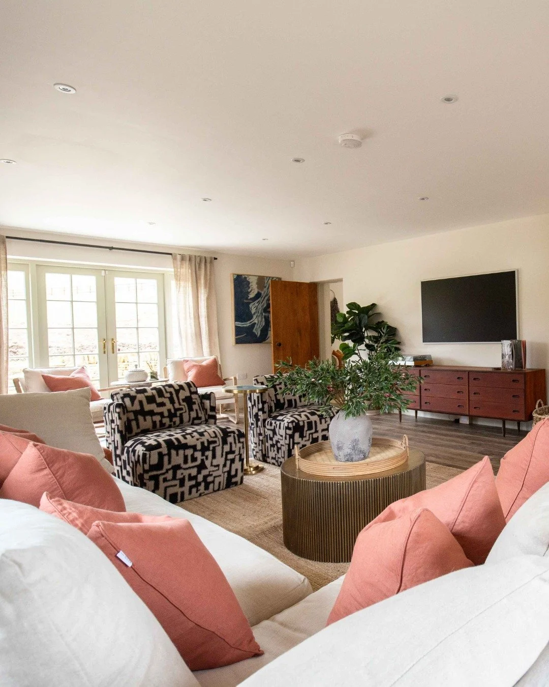 Cosy evenings are made for Willowbrook. Imagine sinking into the soft sofas, a glass of wine in hand, while the double-sided wood burner glows and your favourite playlist drifts through the SONOS system.

Whether it&rsquo;s movie night with the famil