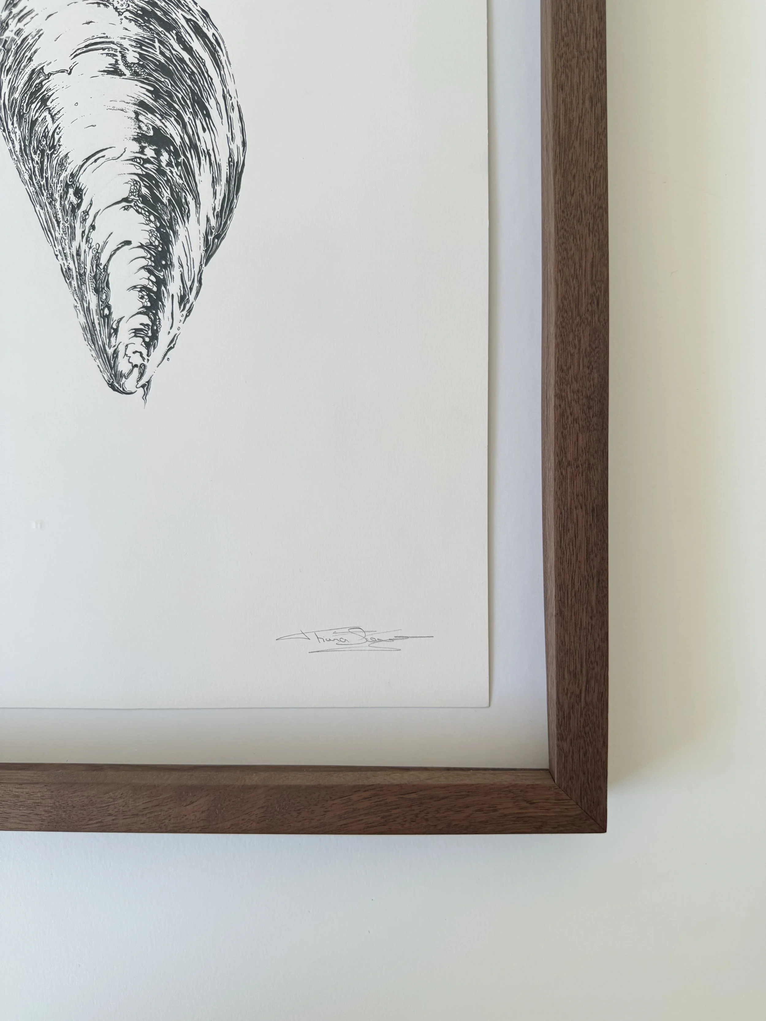 fiona-suarez-keepsake-walnut-frame-detai.jpeg