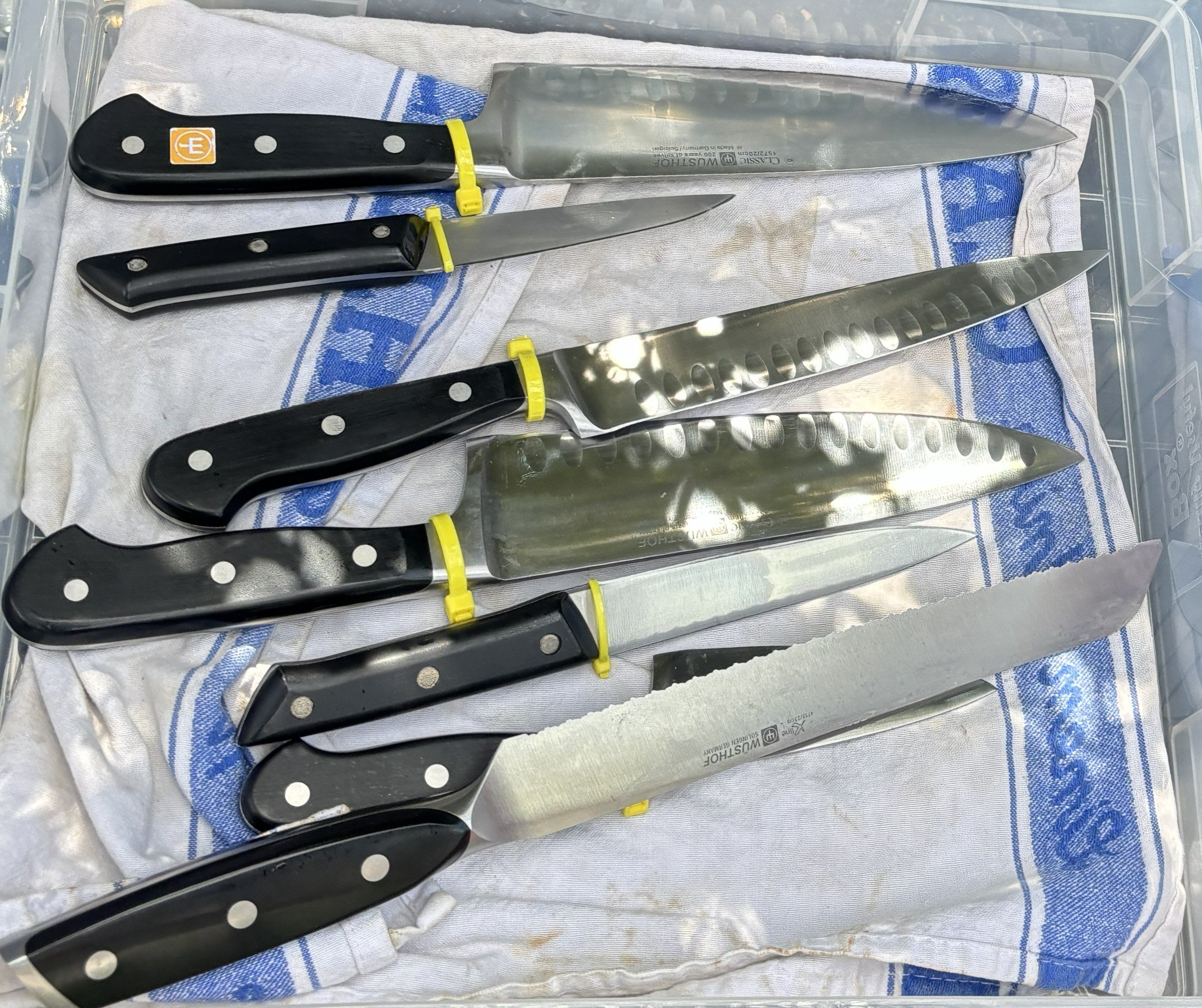 Knives sharpened in Wilmsow, Cheshire East, Manchester. Knife Sharpening service Wilmslow, blunted knives , sharp knives near me. sharpened knives, knife sharpening service near me