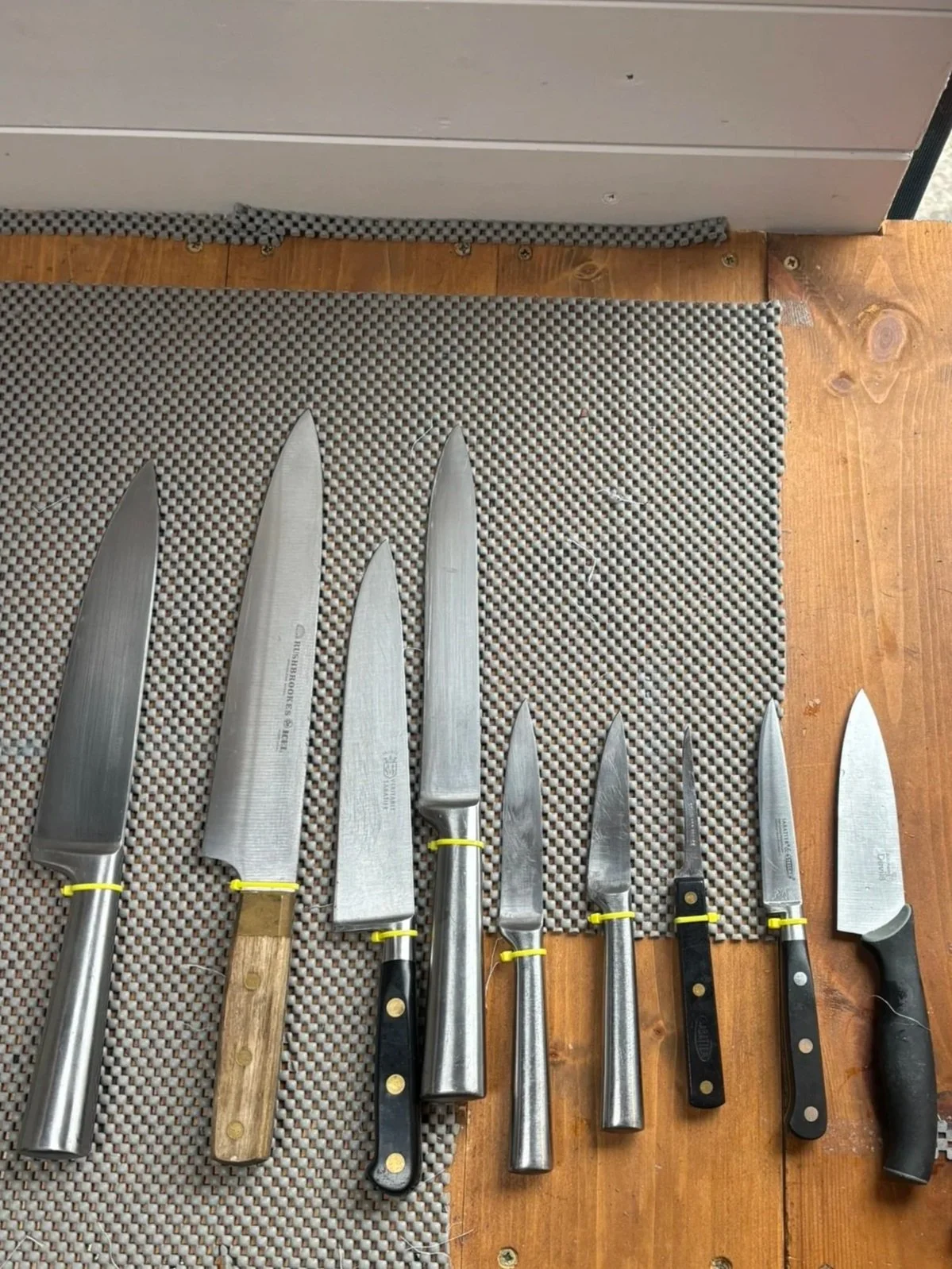 8 Assorted Kitchen Knives (Sharpened) - North Wales