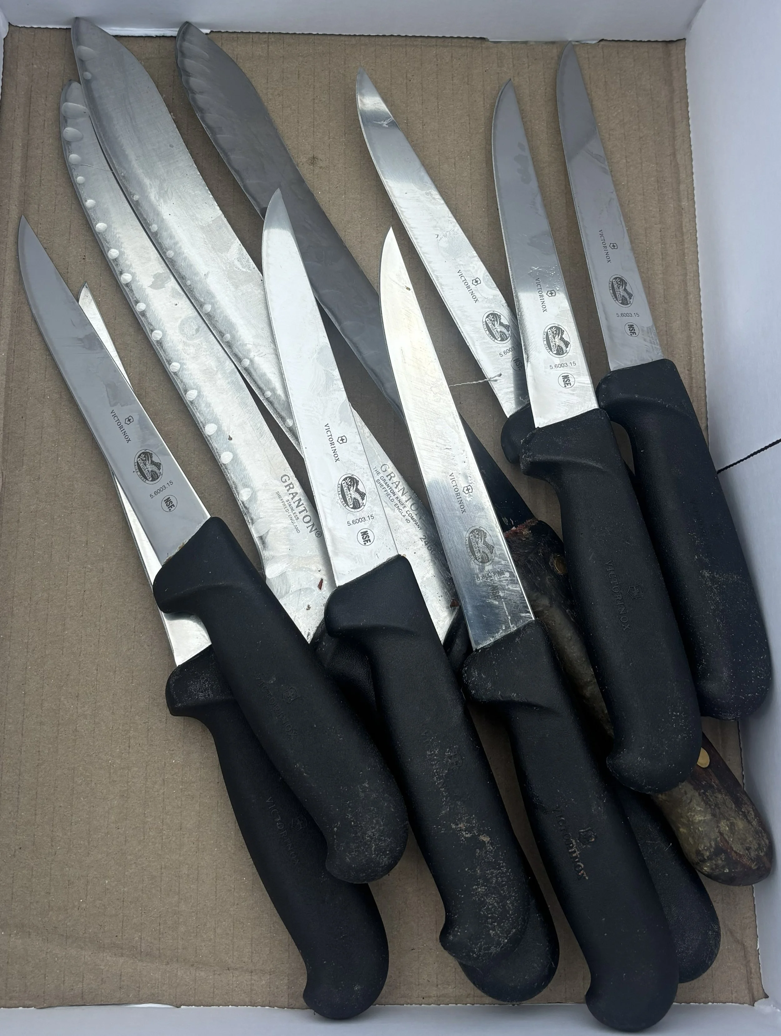 Knives sharpened in Abersoch, Pwllheli, Gwynedd. Knife Sharpening service Abersoch, blunted knives, sharp knives. sharpened knives