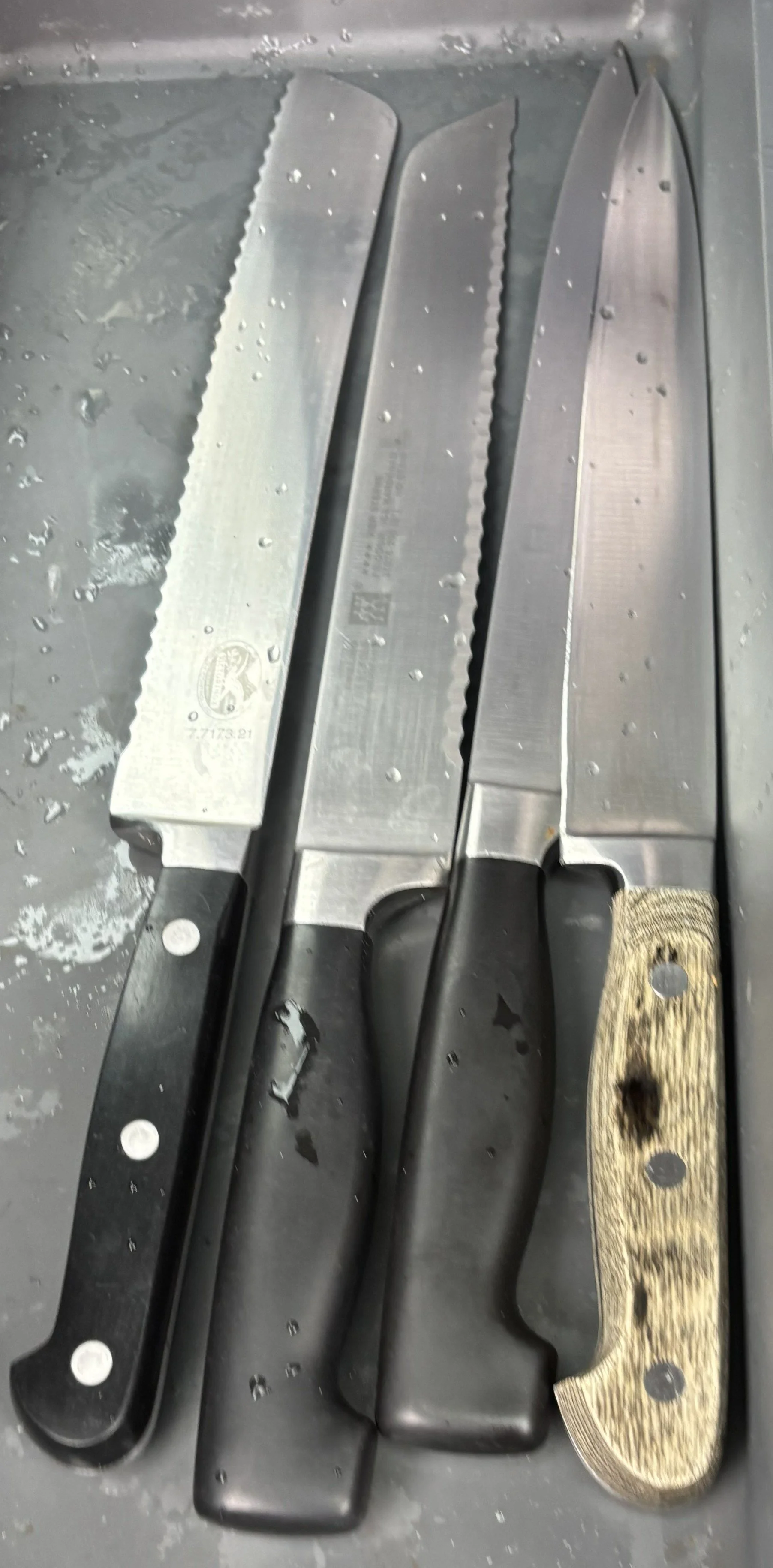 4knives.jpg