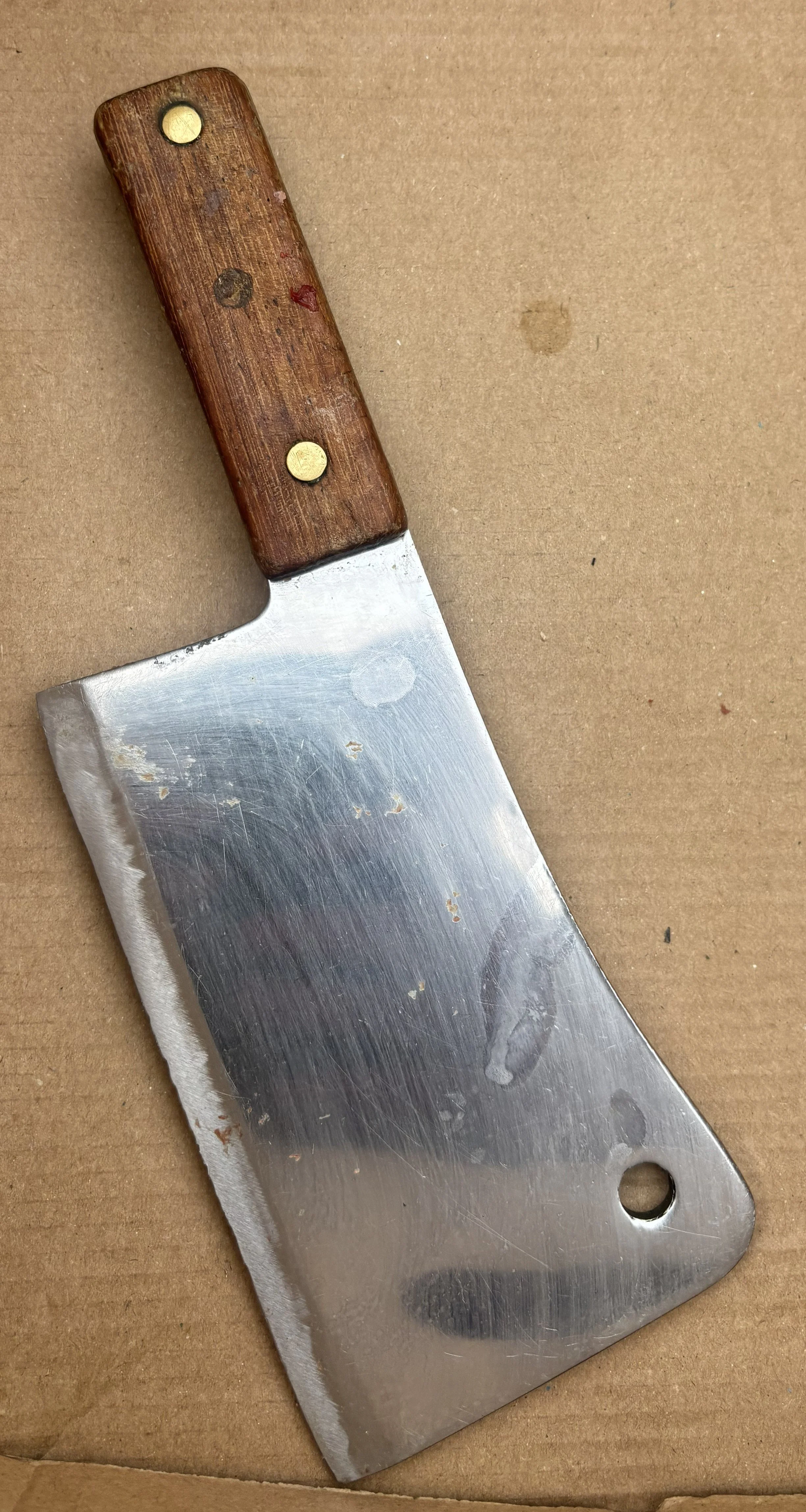 Knife/Cleaver sharpened in Abersoch, Pwllheli, Gwynedd. Cleaver Sharpening service Abersoch, blunted cleaver, sharp cleaver. sharpened cleavers, cleaver sharpening near me