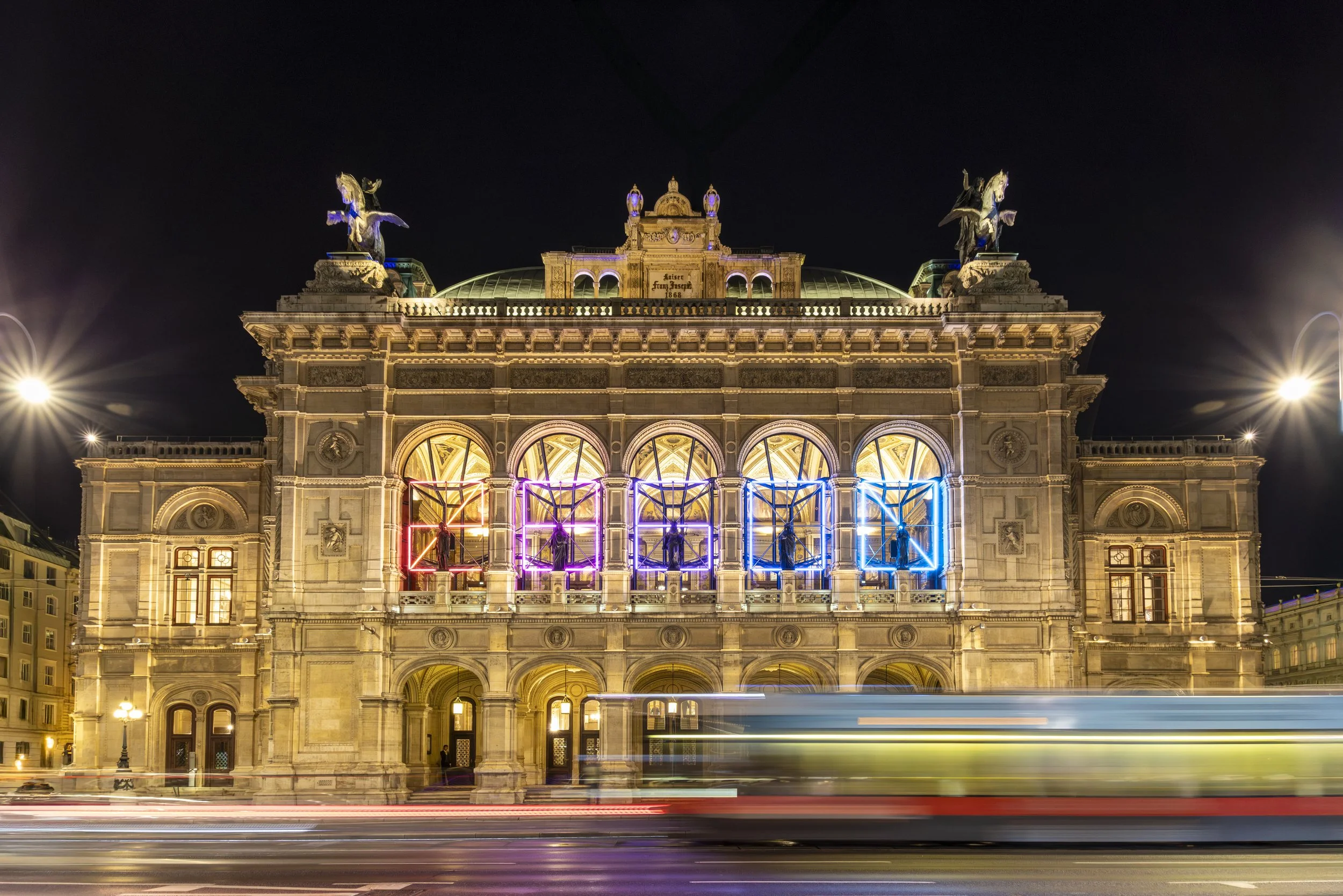 VIE_opera_house_0425_95.jpg