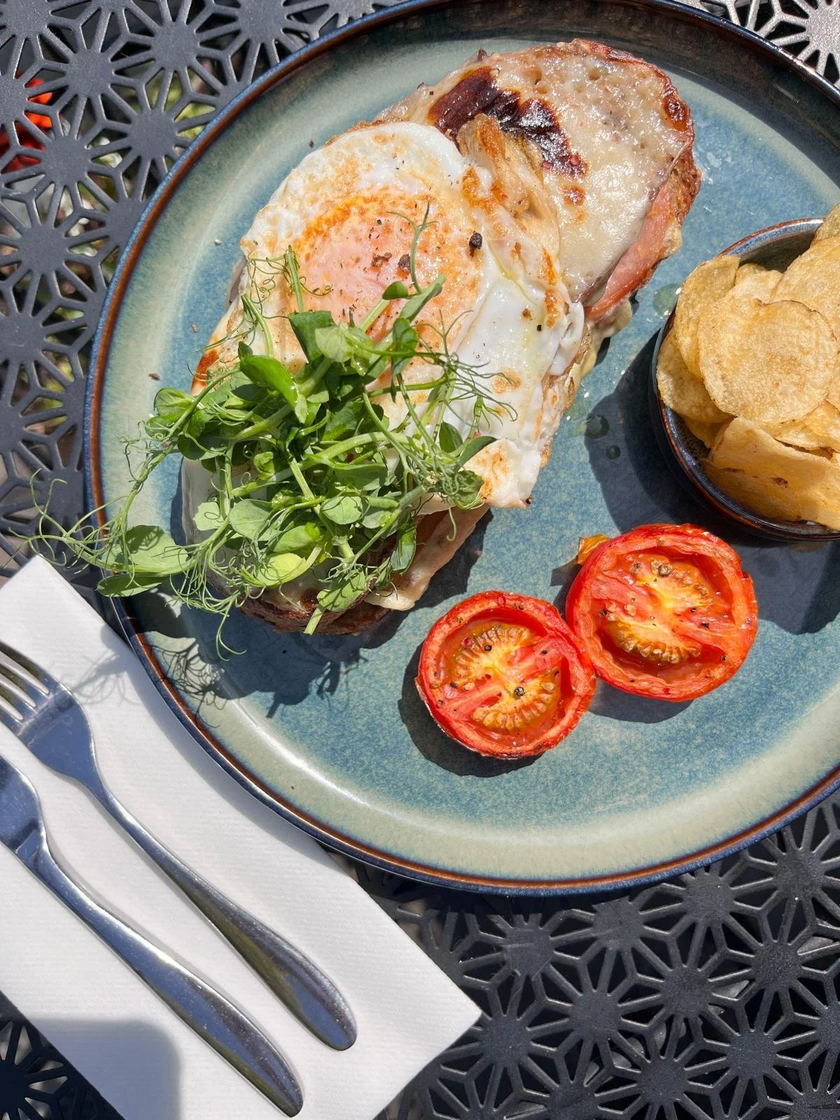 harrys-on-the-square-tisbury-brunch-rarebit-lunch-cafe.jpg