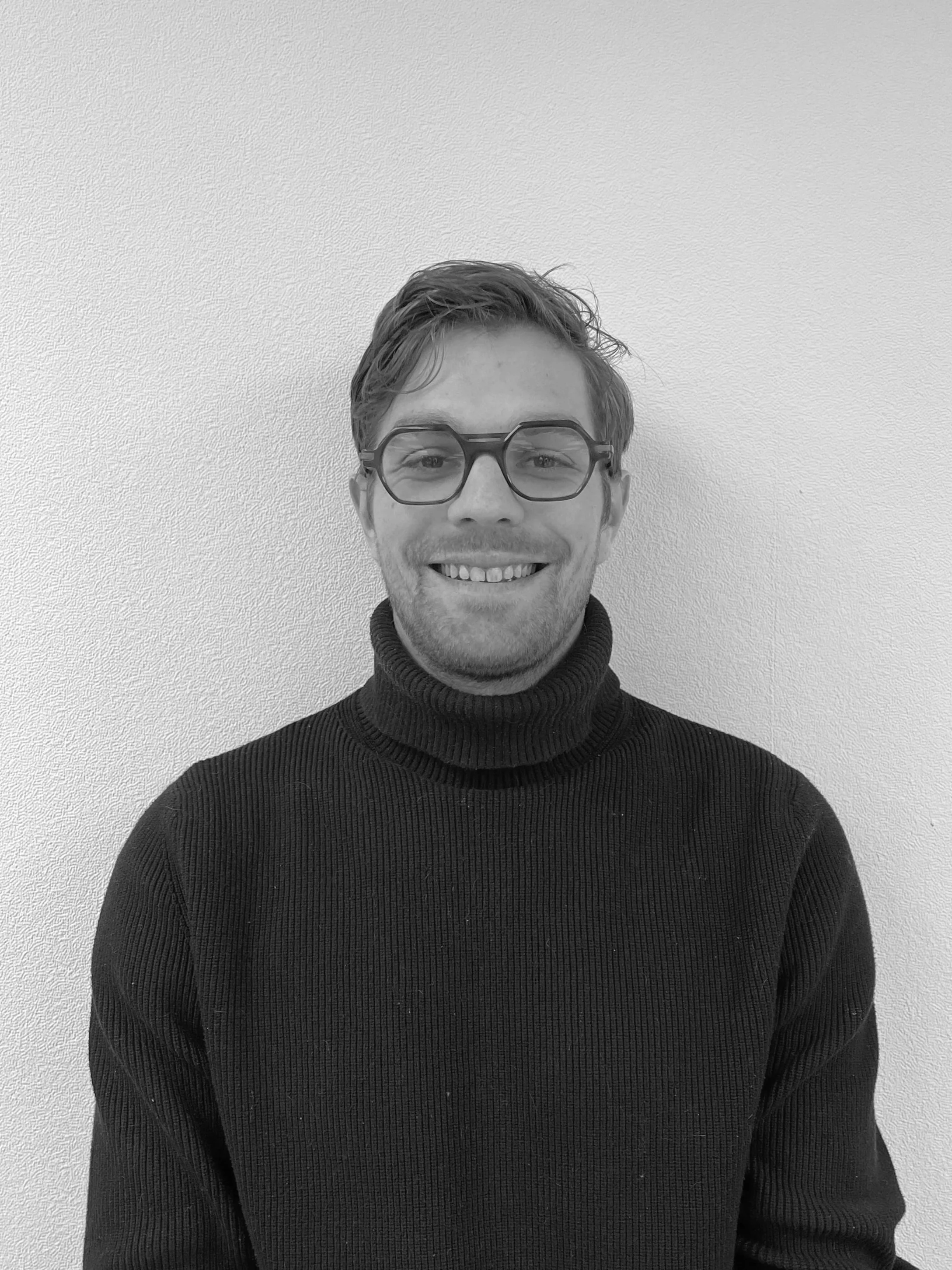 Photo en noir et blanc de Victor Beck, ingénieur structure chez JOVAL CONSEIL