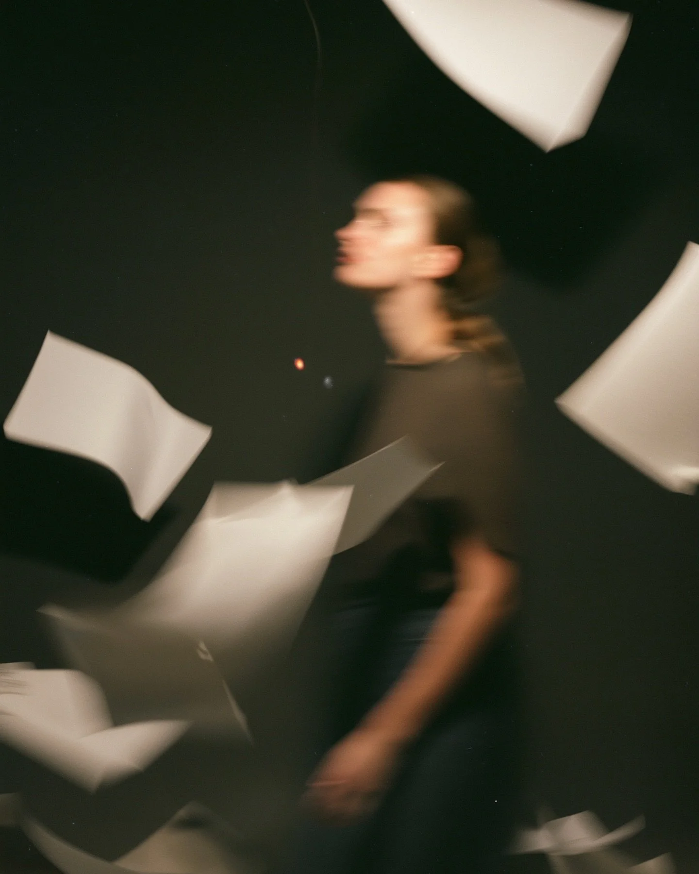 Le burn-out n&rsquo;est pas un effondrement mental : c&rsquo;est un effondrement biologique.

Avant de toucher l&rsquo;esprit, il d&eacute;r&egrave;gle le cortisol, &eacute;puise le syst&egrave;me nerveux, brouille le cortex pr&eacute;frontal (celui 