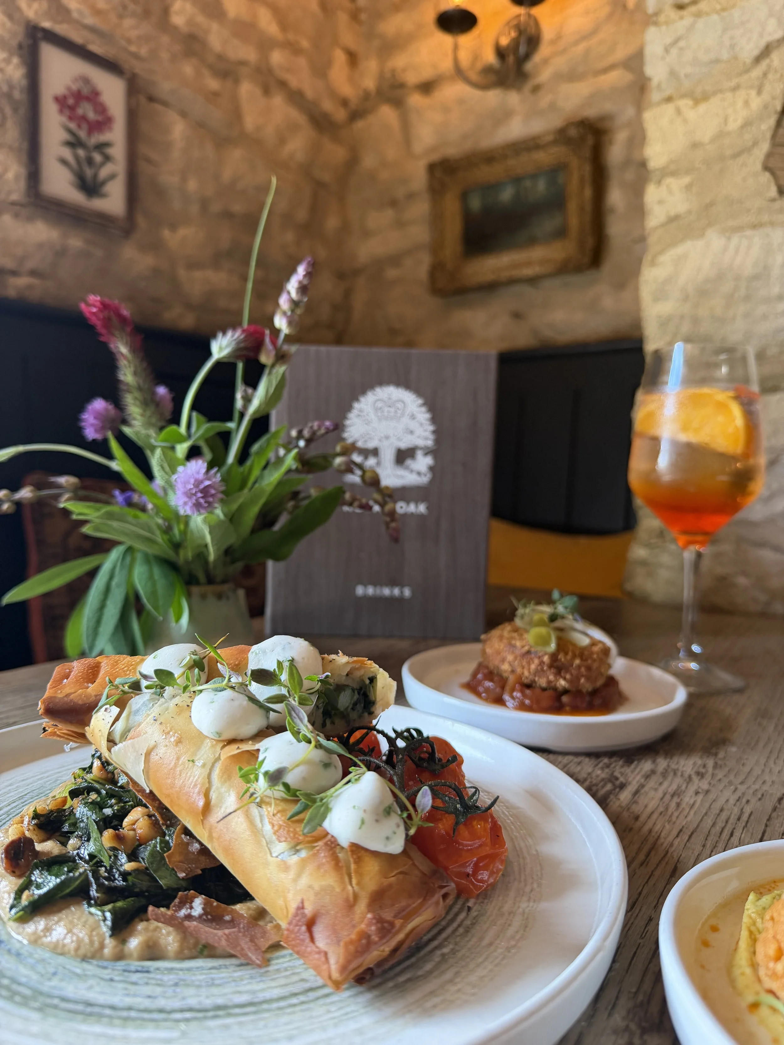 Content creation for boutique pub in The Cotswolds