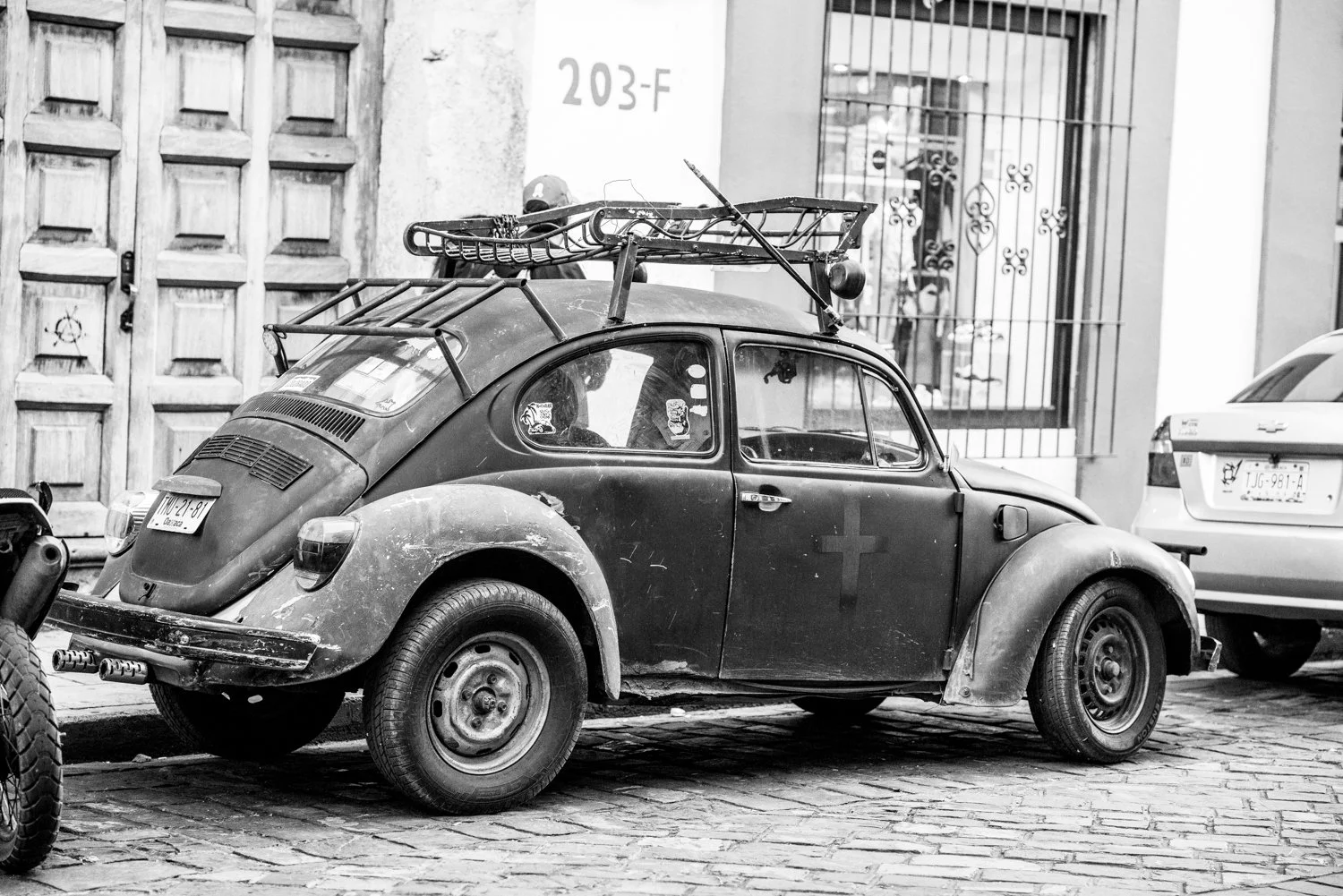 old bug oaxaca mexico street photo.jpg