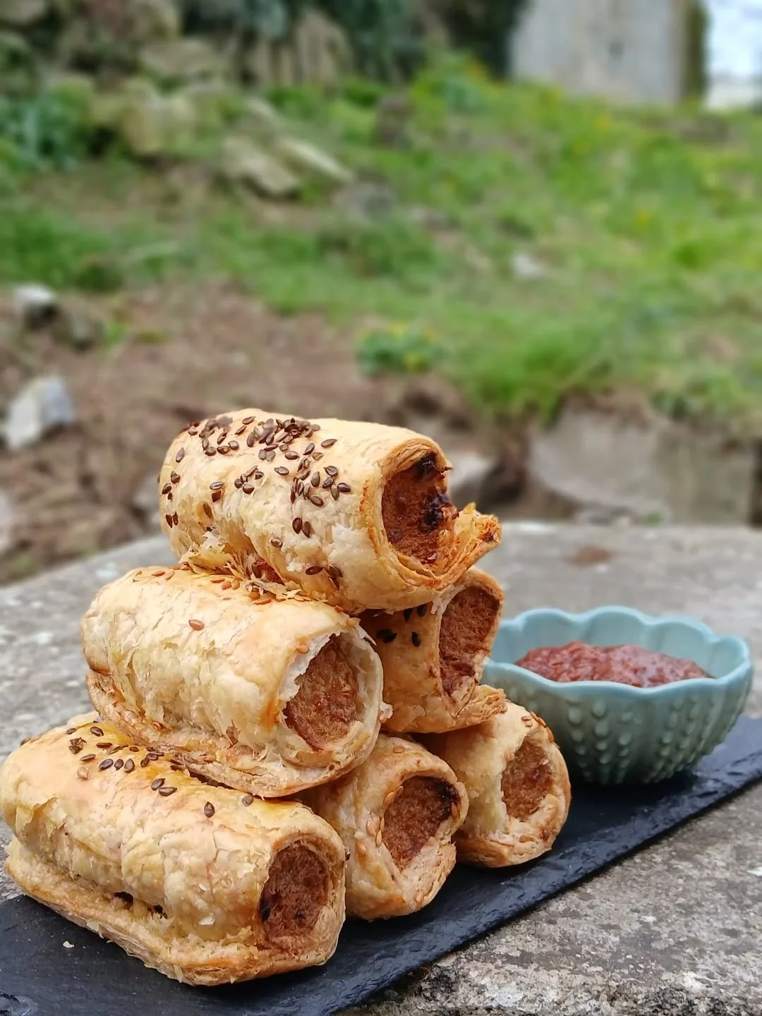 What do you mean you've not had one of our gourmet sausage rolls (in 3 delish flavours) by these legends down the road @meeresporkproducts ... paired with only the best Irish @ballymaloerelish_uk . What more do ya want lads from a mid morning snack?
