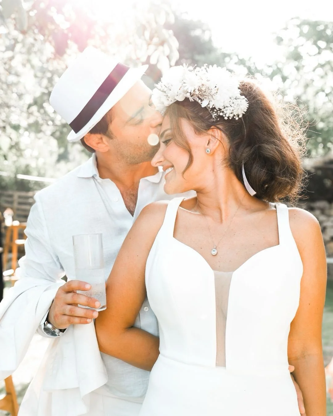 Moments like these are why I do what I do: love, laughter, and a little one making the day even sweeter. #triolove 

Venue @jneynetbeit 
Flowers @fleursadonis 
Photo @pureproductionlb 
Hair @coiffemoibyriadandjean 

#lebanesewedding #mountainvibes #l