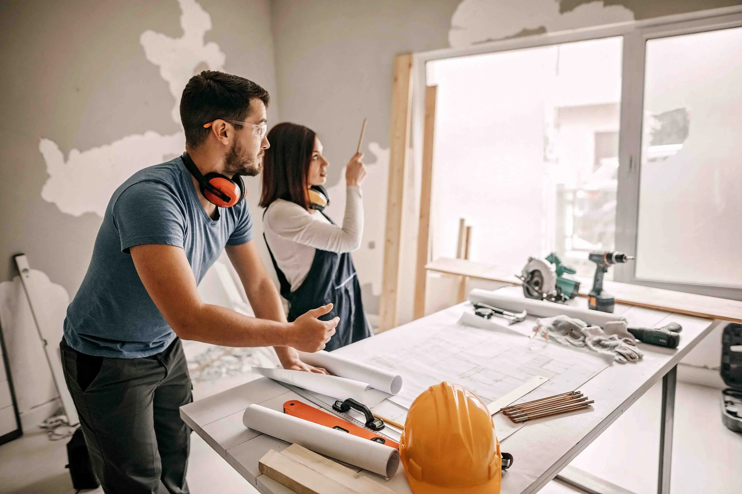 Why Hiring Professional Home Renovation Contractors Saves Time and Money