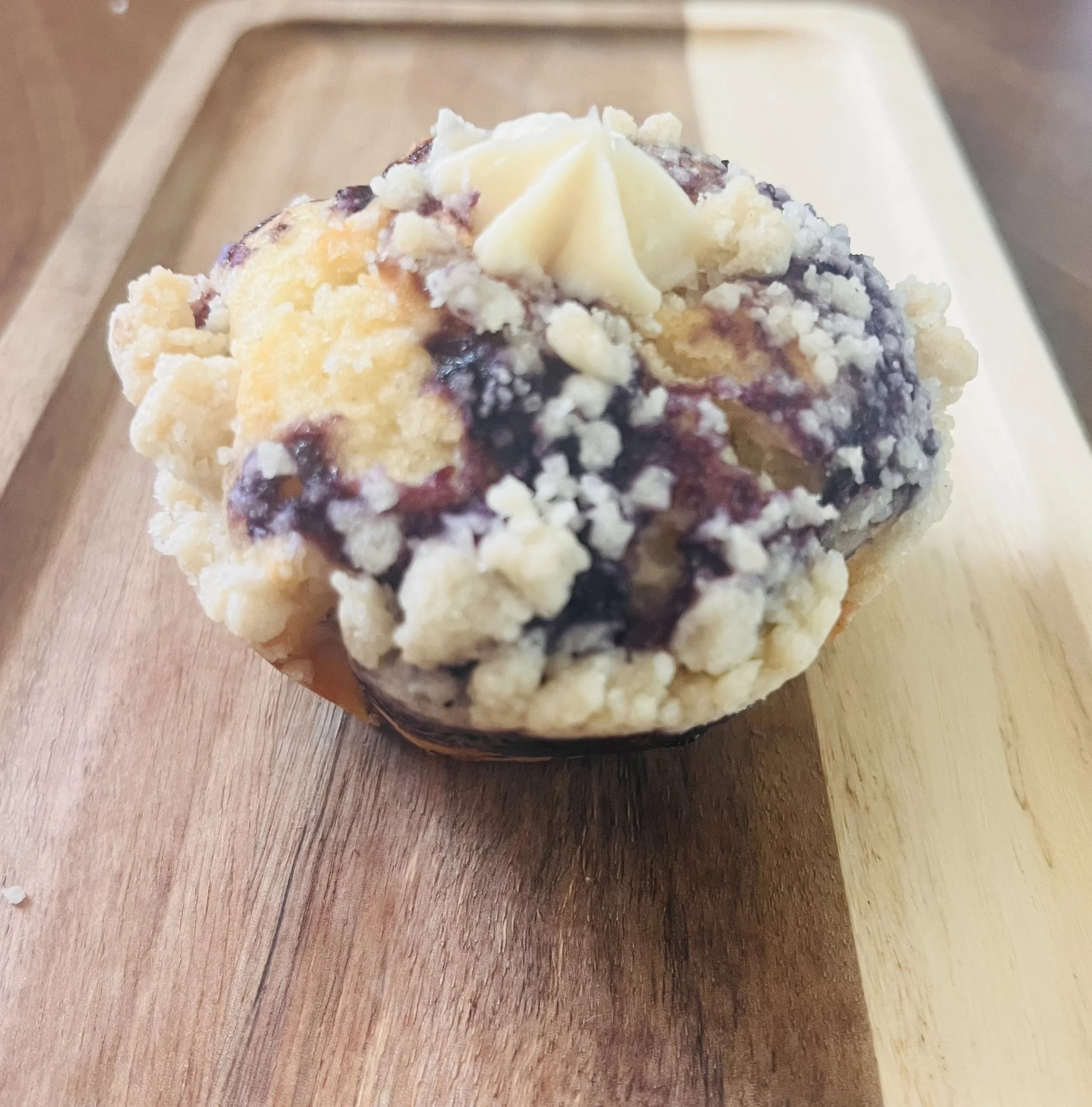 BlueberryCheesecakeCrumbleMuffin.jpeg