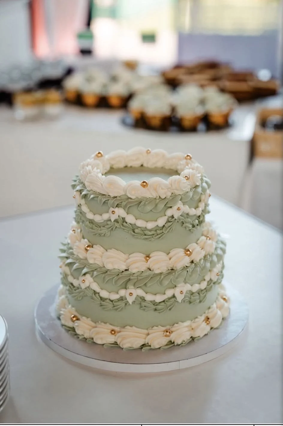 wedding cake .jpg