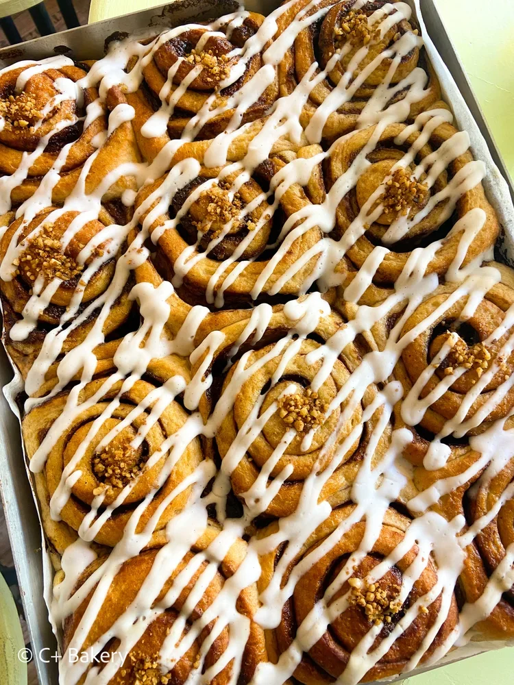 cinnamon buns catering .webp